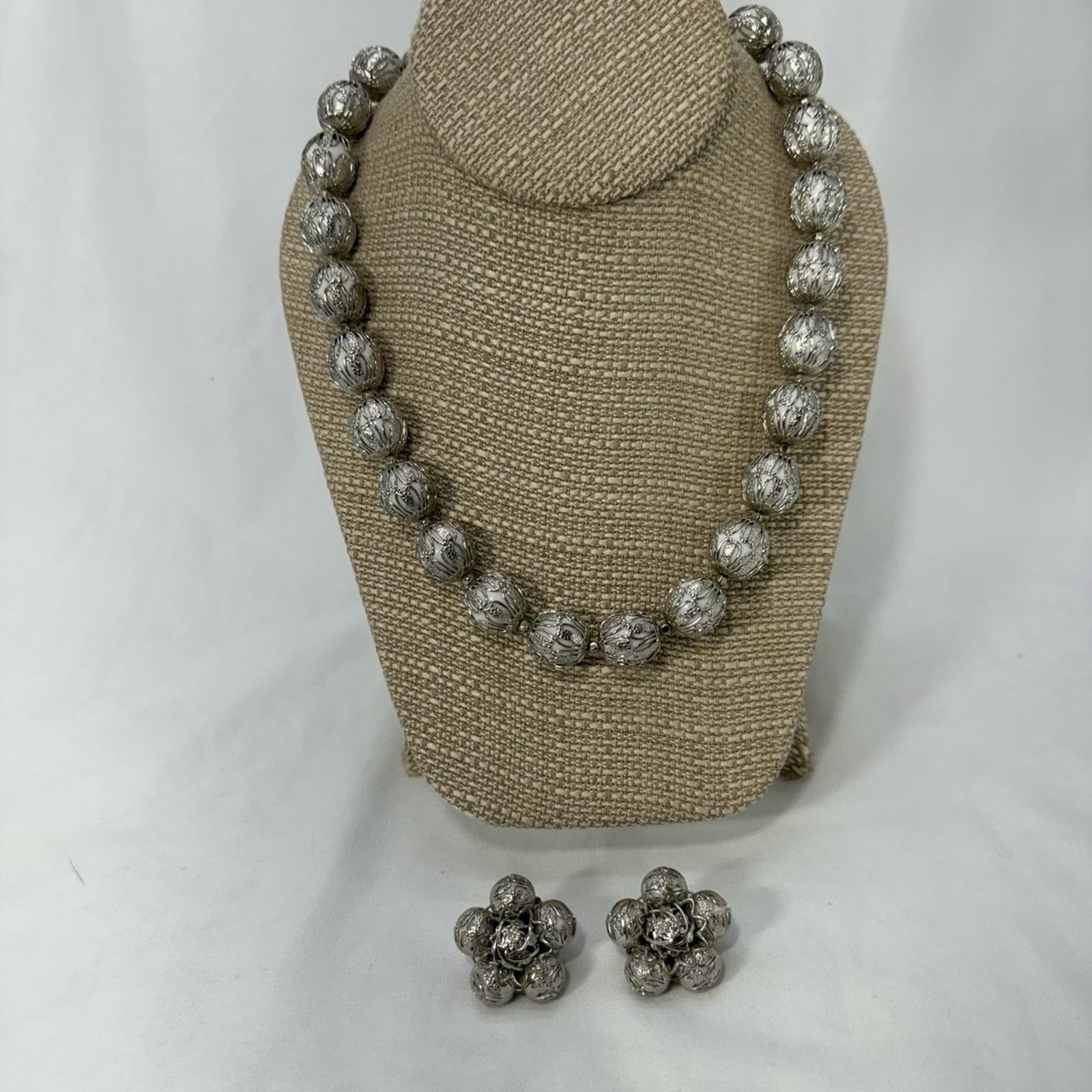 NBDN Nobrandedon VTG beaded and filigree necklace and earring set Size ONE SIZE - 1 Thumbnail