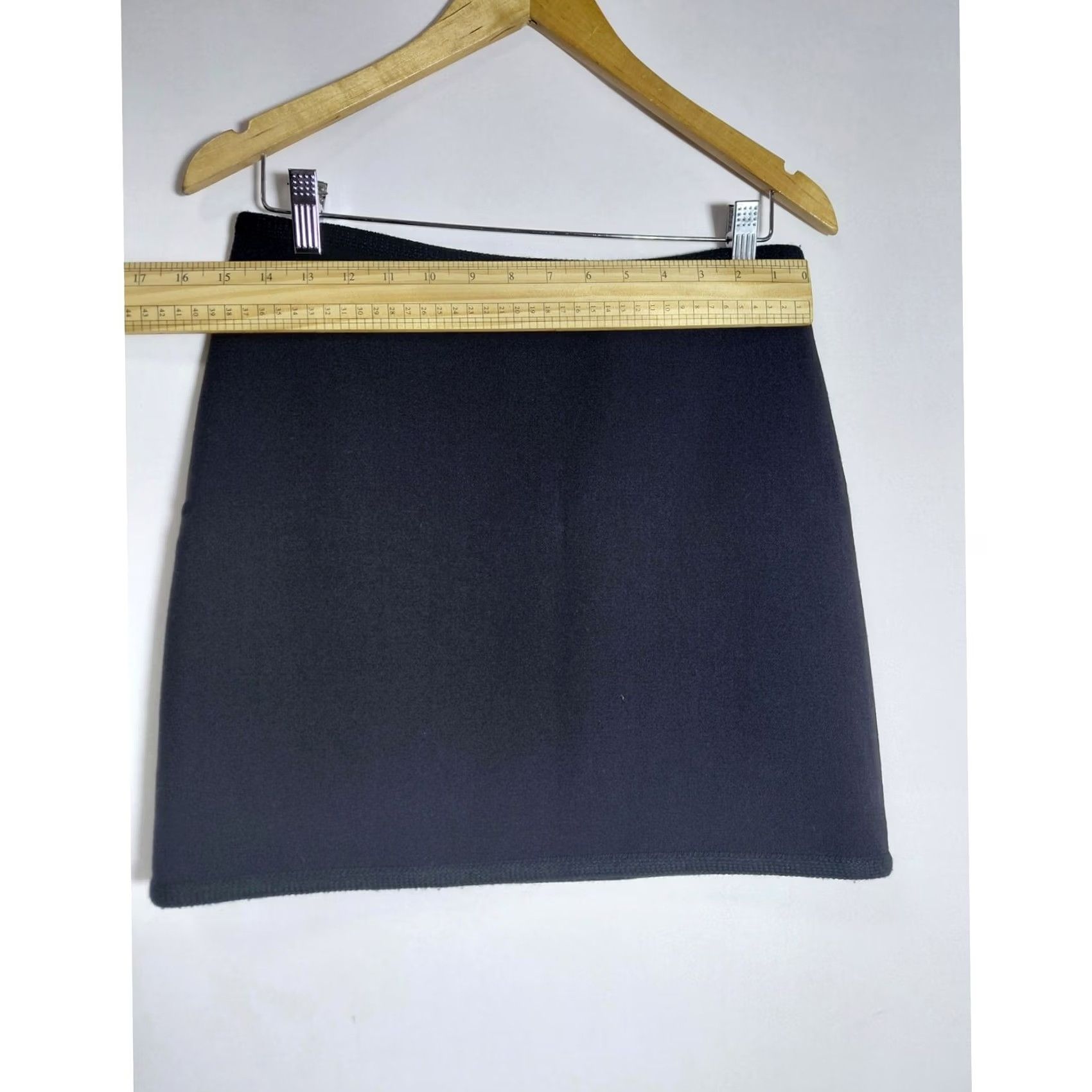 Michael Kors KORS Michael Kors Wool Blend Skirt Black Solid Women Size 4 Mini Short Fall Winter Wool Blend Black Solid Women Size 4 Skirt Mens? Size 27" / US 4 / IT 40 - 5 Thumbnail