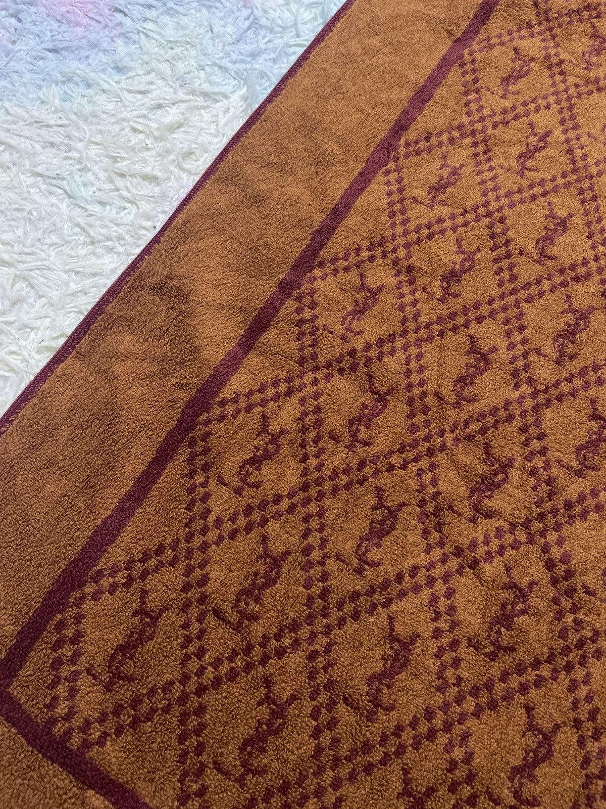 Yves Saint Laurent ‼️Hearing offer‼️Yves Saint Laurent Towel Size ONE SIZE - 4 Thumbnail