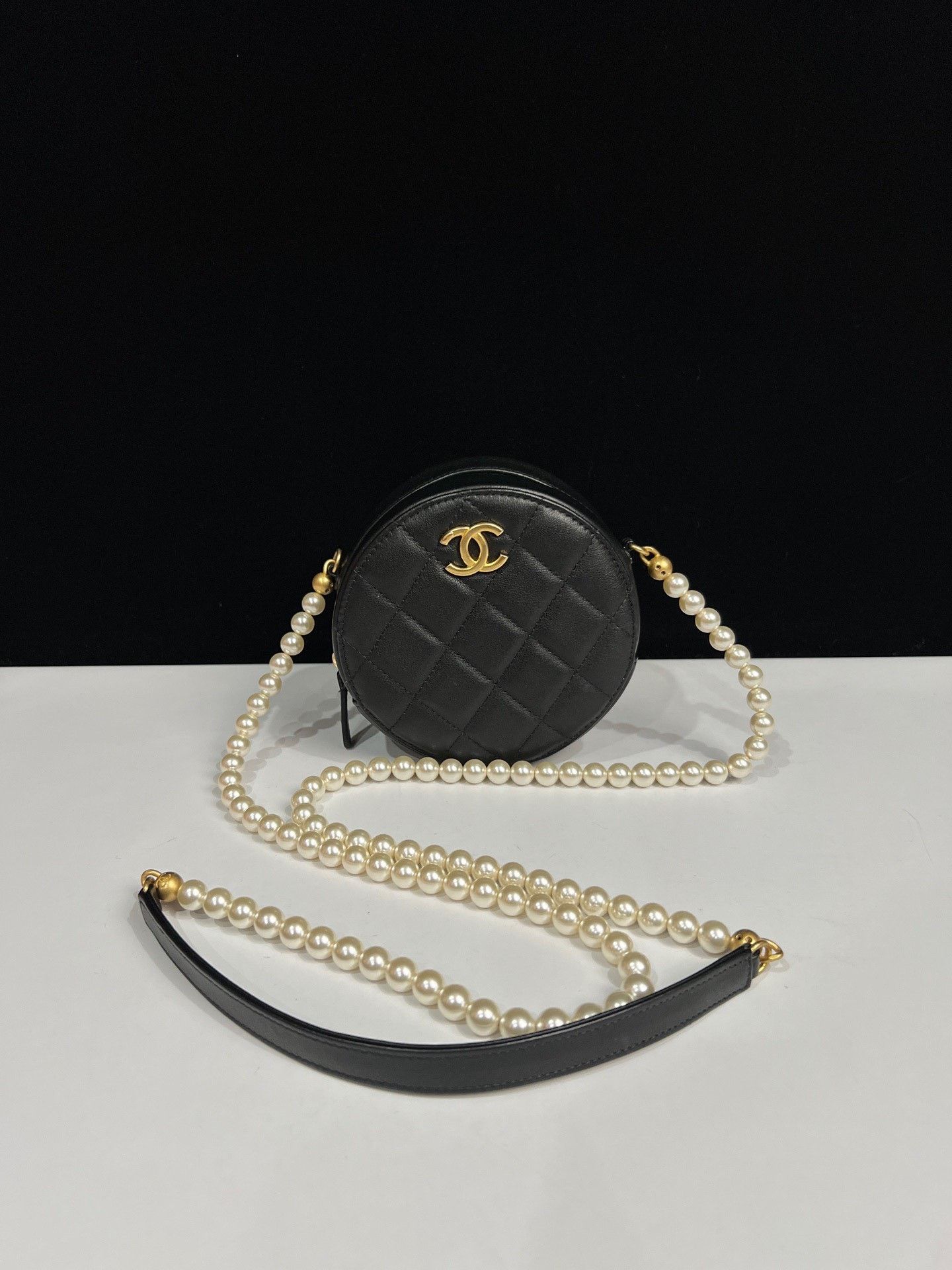 Chanel Pre-loved Bag Very good condition Size ONE SIZE - 1 Thumbnail