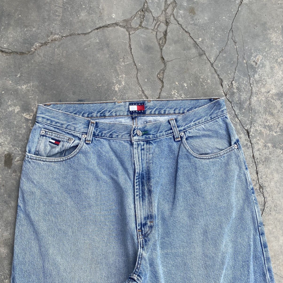 Tommy Hilfiger 1990s Tommy Hilfiger Baggy Jeans Size US 36 / EU 52 - 4 Thumbnail
