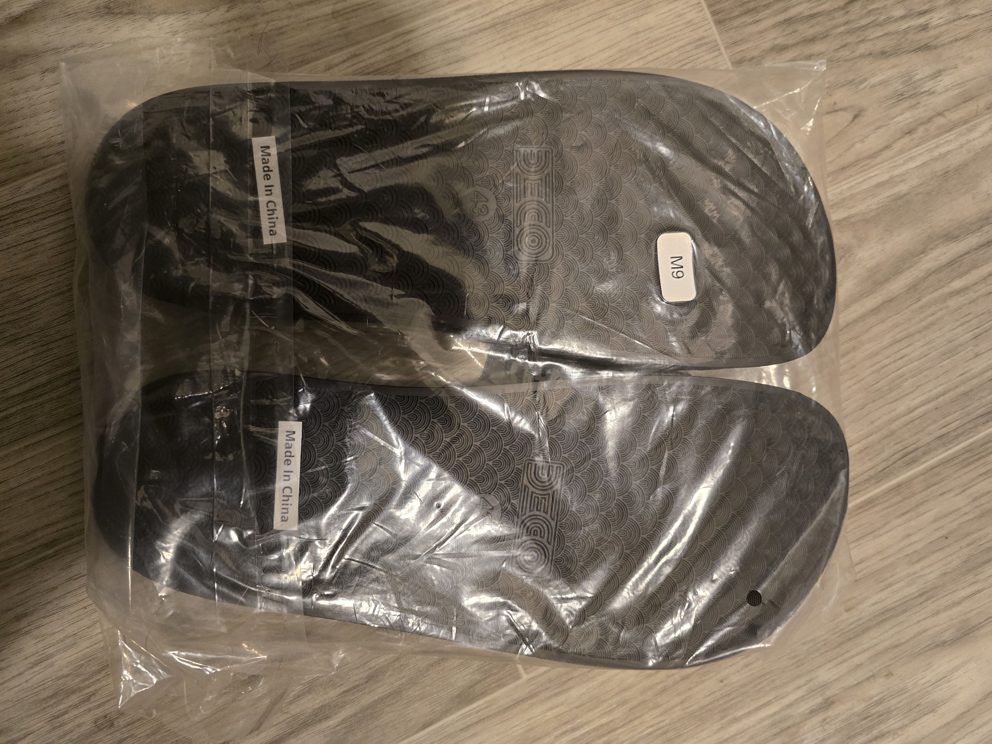 Travis Scott Cacti Slides size 9 Size US 9 / EU 42 - 3 Thumbnail