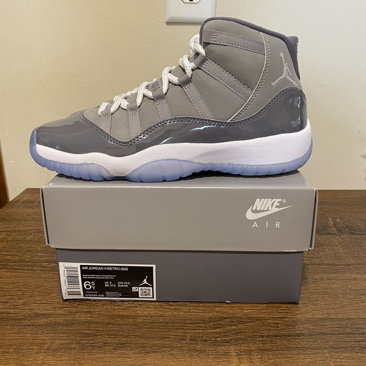 Jordan Brand Nike Air Jordan 11 Cool Grey 2021 GS 6.5Y 378038-005 NEW Size US 6.5 / EU 39-40 - 3 Thumbnail