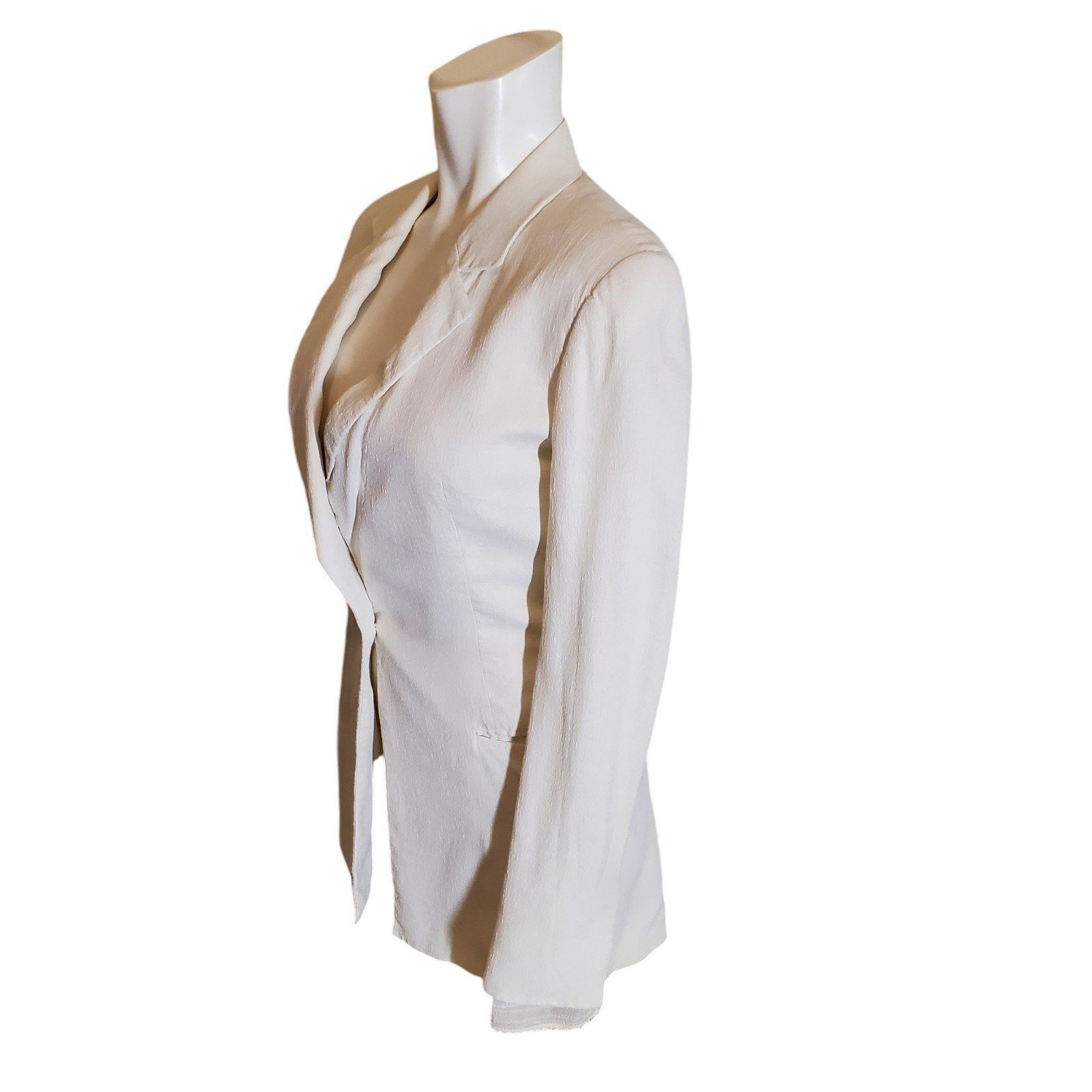 Gianfranco Ferre Gianfranco Ferre Vintage Women's Blazer Jacket Crepe Feminin Size XS / US 0-2 / IT 36-38 - 2 Thumbnail