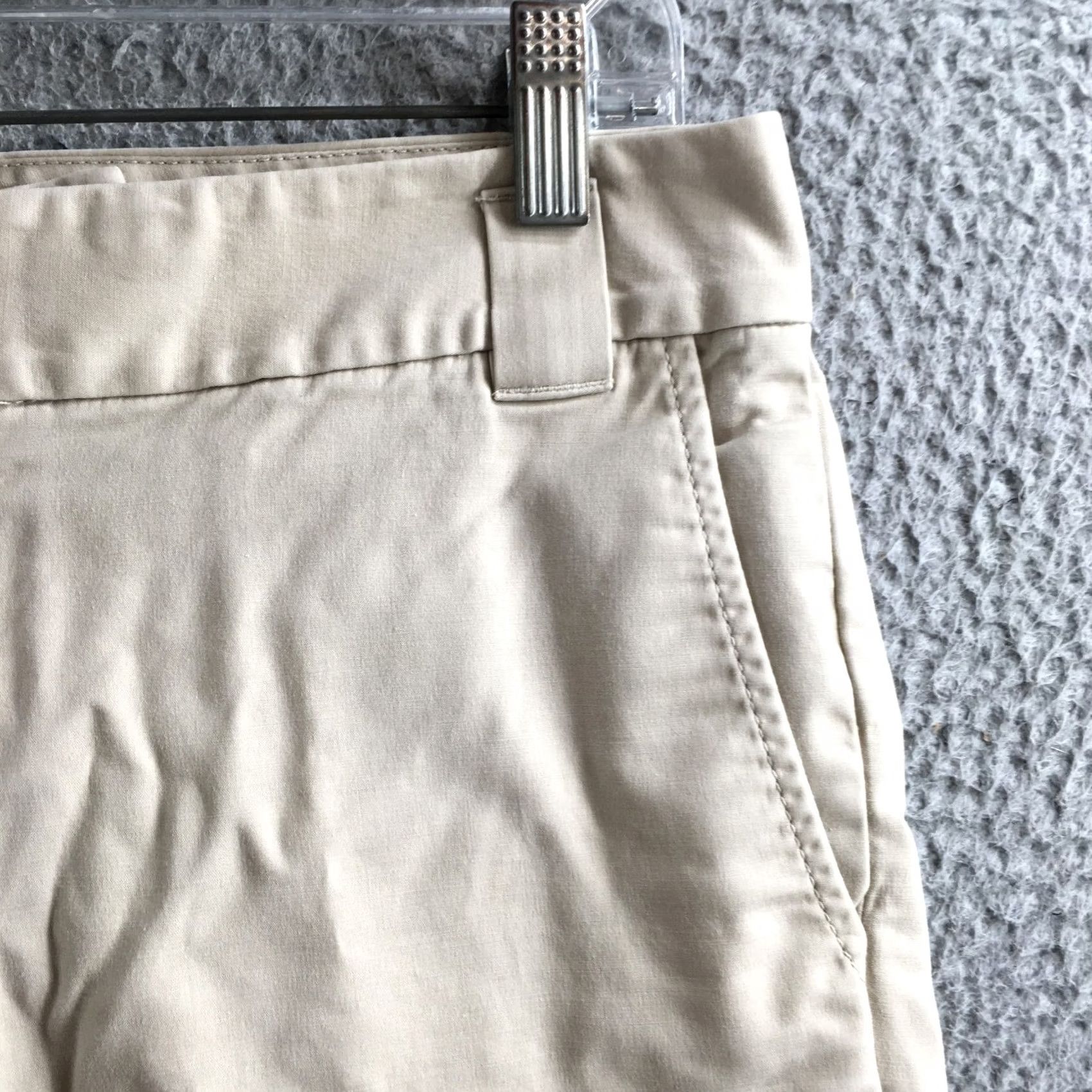 Banana Republic Banana Republic Capri Pants Womens 10 Beige Cotton Blend Zip Fly Casual Capri Pants Womens 10 Beige Cotton Blend Zip Fly Casual Size 32" / US 10 / IT 46 - 4 Thumbnail