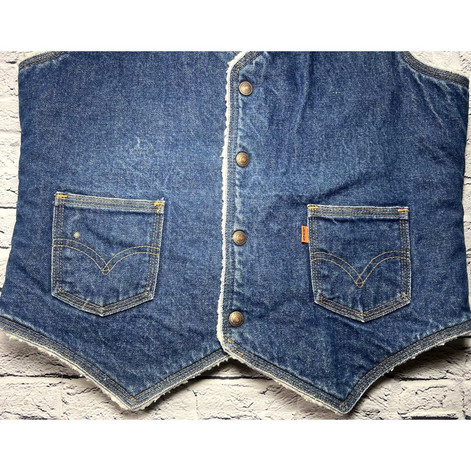 Levi's VINTAGE Levi's Orange Tab Sherpa Lined Denim Trucker Vest Unisex M Blue Cotton Denim Snap Vest 80s 90s Biker Retro USA Western Mens Womens Size US M / EU 48-50 / 2 - 4 Thumbnail