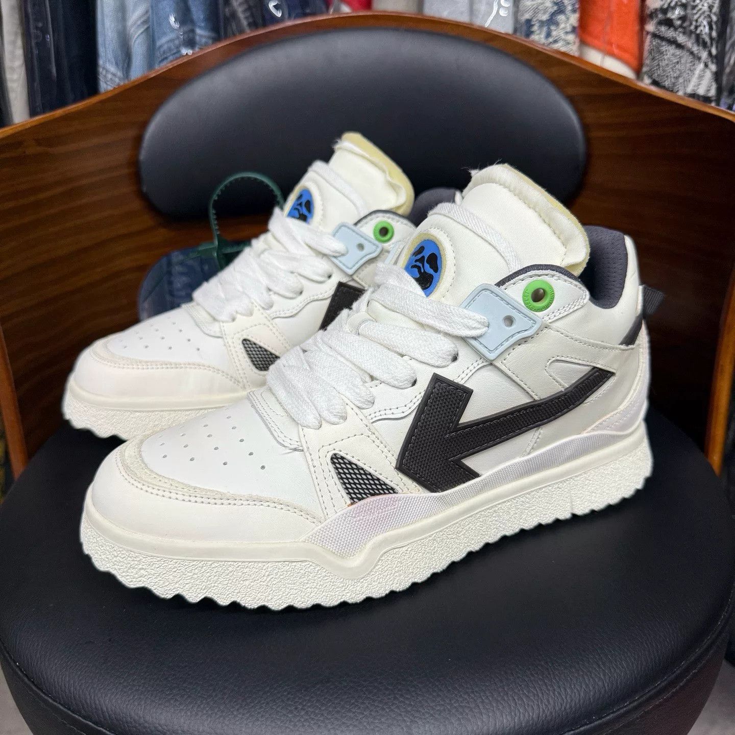 Off-White Off-White White Lowtop Sneakers 40 Men Size US 7.5 / EU 40-41 - 1 Thumbnail