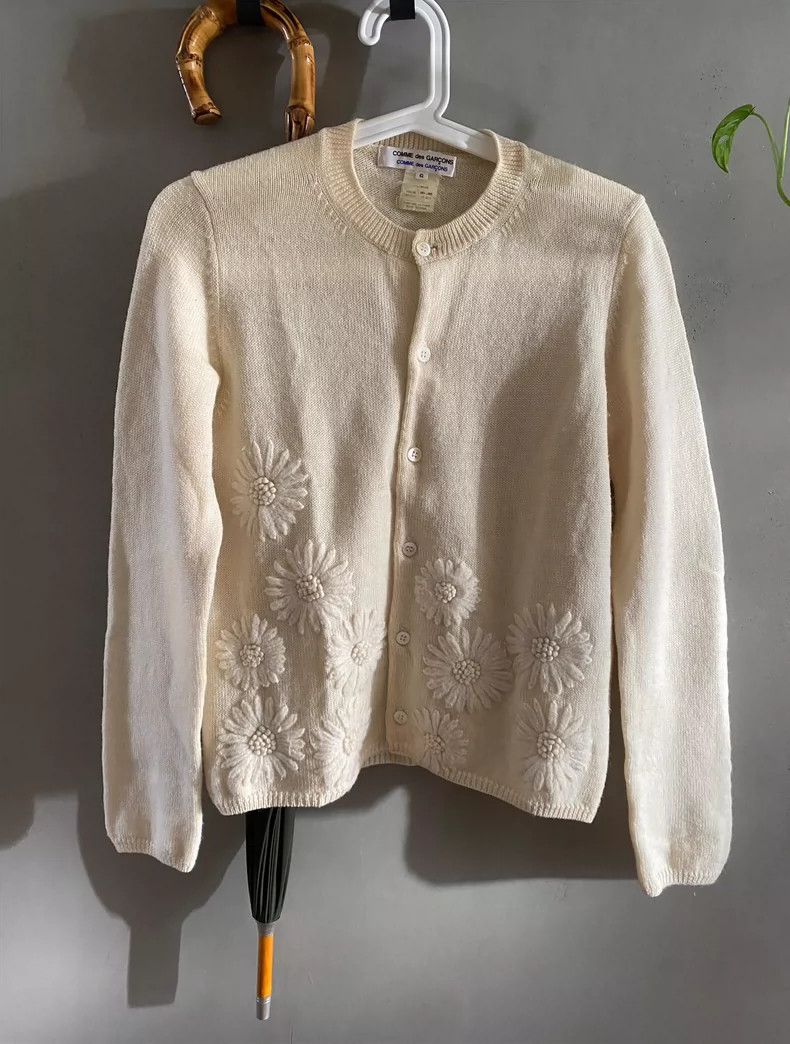 Comme des Garcons CDG Beige Floral Embroidered Wool Cardigan - dmc Size US S / EU 44-46 / 1 - 1 Thumbnail