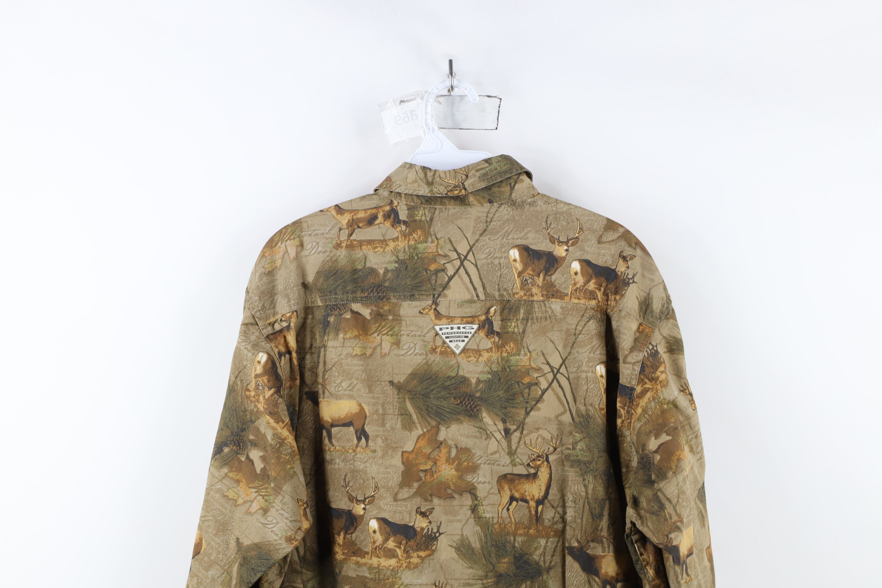 Columbia × Vintage Vintage Columbia Over Print Whitetail Deer Buck Button Shirt Size US M / EU 48-50 / 2 - 13 Thumbnail
