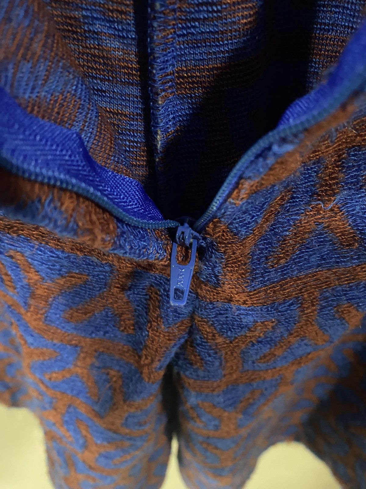 Yves Saint Laurent YSL Enfants Monogram Shorts Size 27" / US 4 / IT 40 - 5 Thumbnail