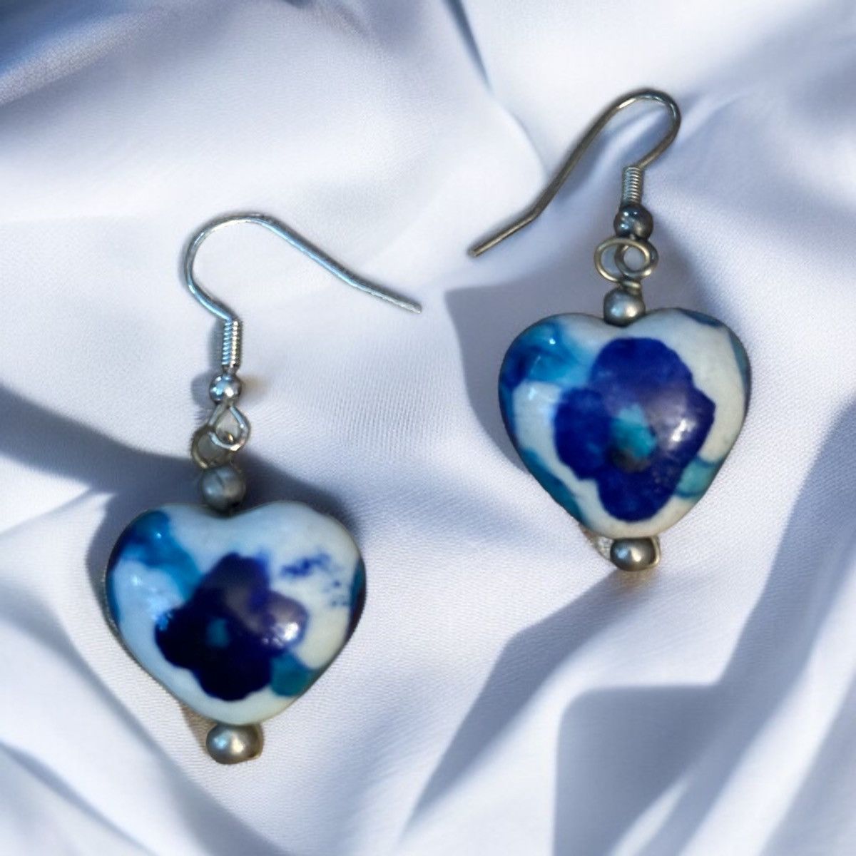 Other Blue floral porcelain puffed heart dangle earrings Size ONE SIZE - 1 Thumbnail