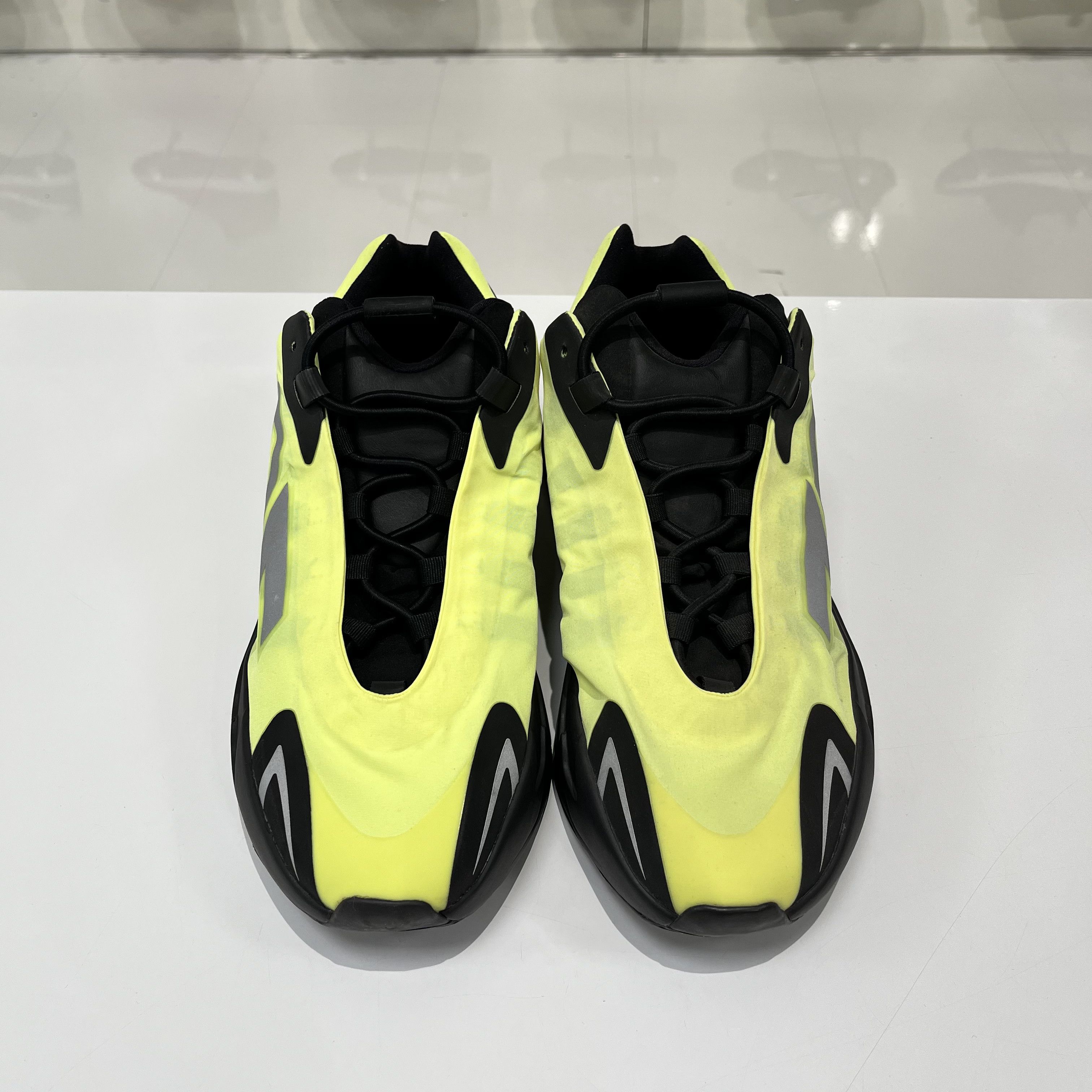 Adidas Adidas Yeezy Boost 700 Mnvn Phosphor Size US 12.5 / EU 45-46 - 10 Thumbnail