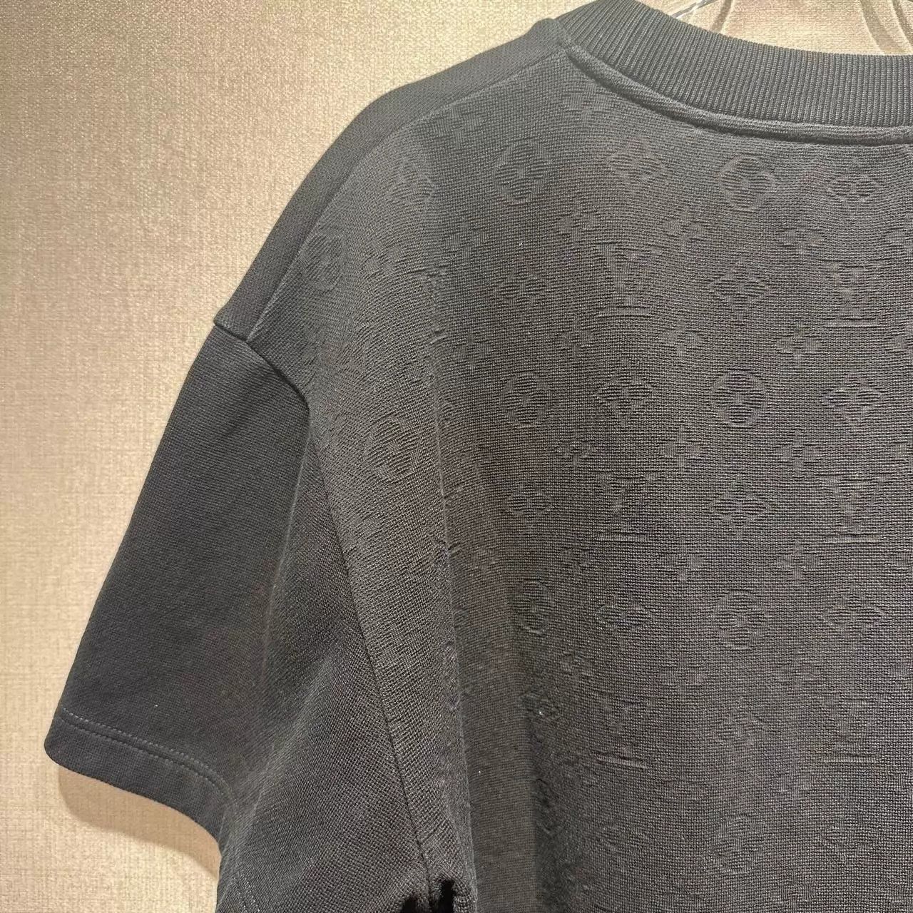 Louis Vuitton LV Black Pocket Monogram Back Full Print Short Sleeve T-Shirt L Size US L / EU 52-54 / 3 - 4 Thumbnail