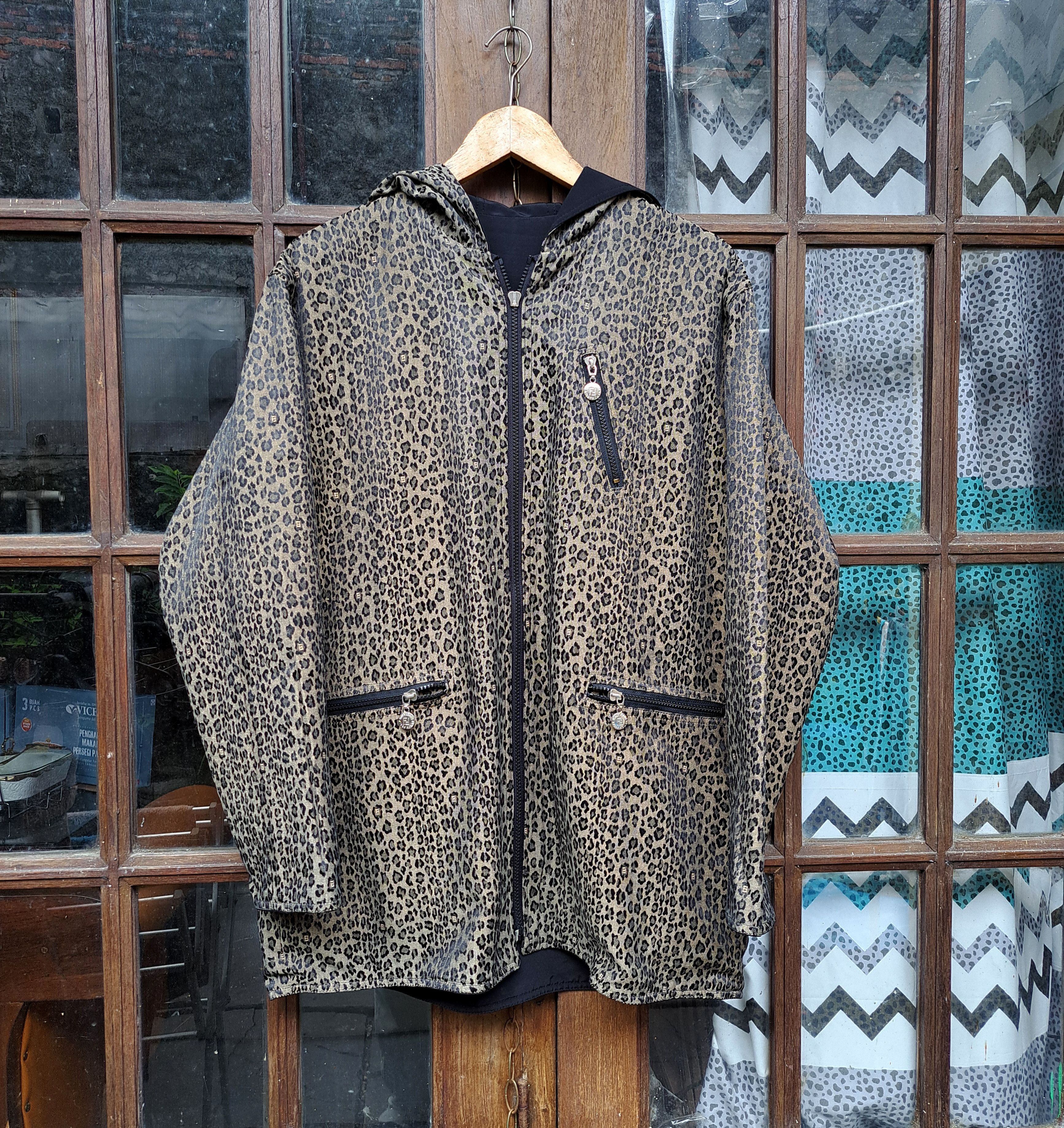 Fendi Vintage FENDI Leopard Animal Print Reversible Jacket Unisex Size US L / EU 52-54 / 3 - 2 Thumbnail