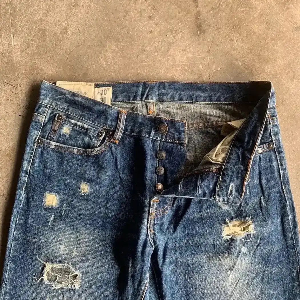 Abercrombie & Fitch 💥 STEALS💥RIPPED JEANS ABERCROMBIE&FITCH DENIM RUGGED PANTS Size US 33 - 7 Thumbnail