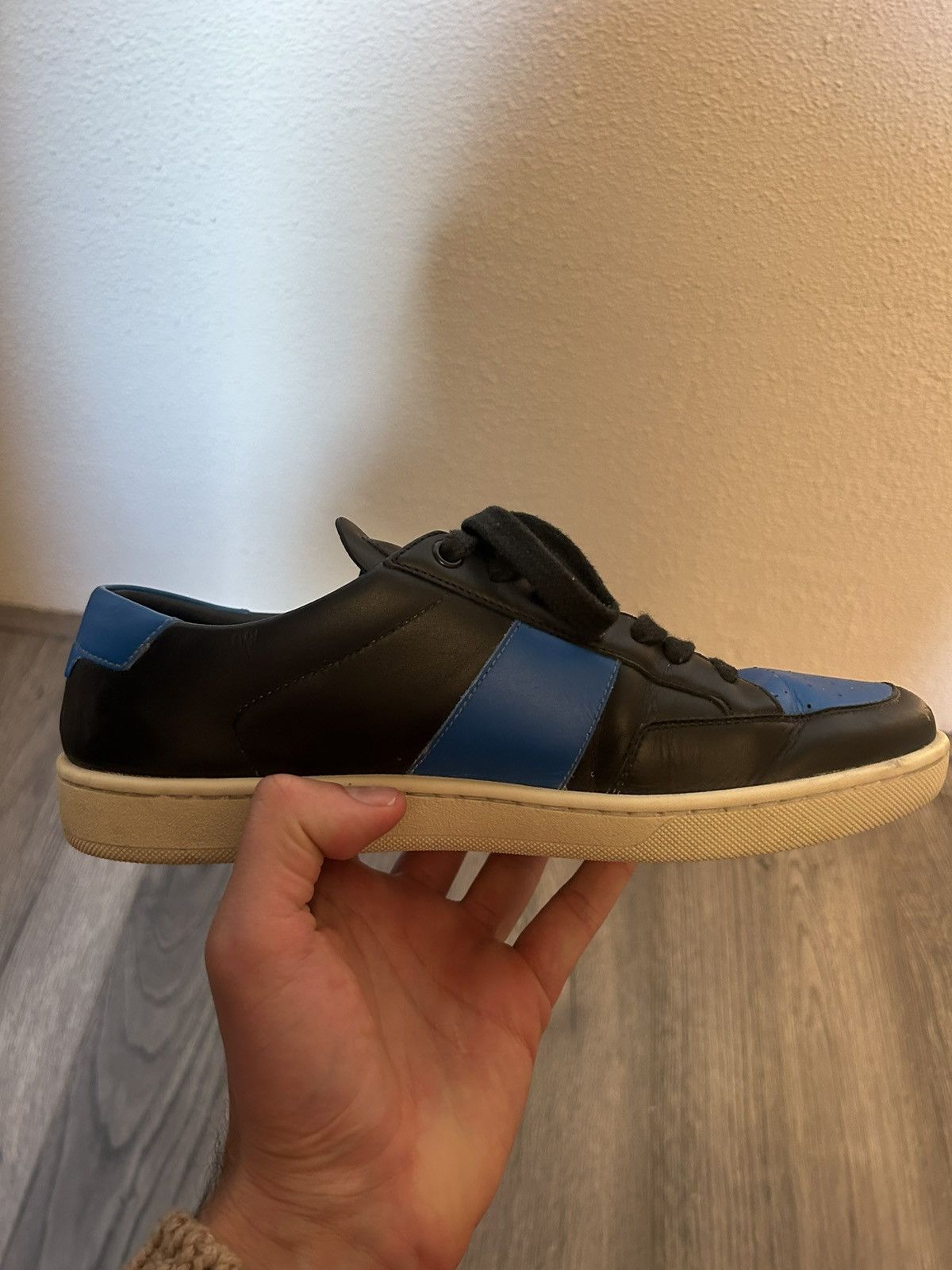 Saint Laurent Paris Saint Laurent Low-Top Court Sneaker - Size 39 Size US 6 / EU 39 - 14 Thumbnail