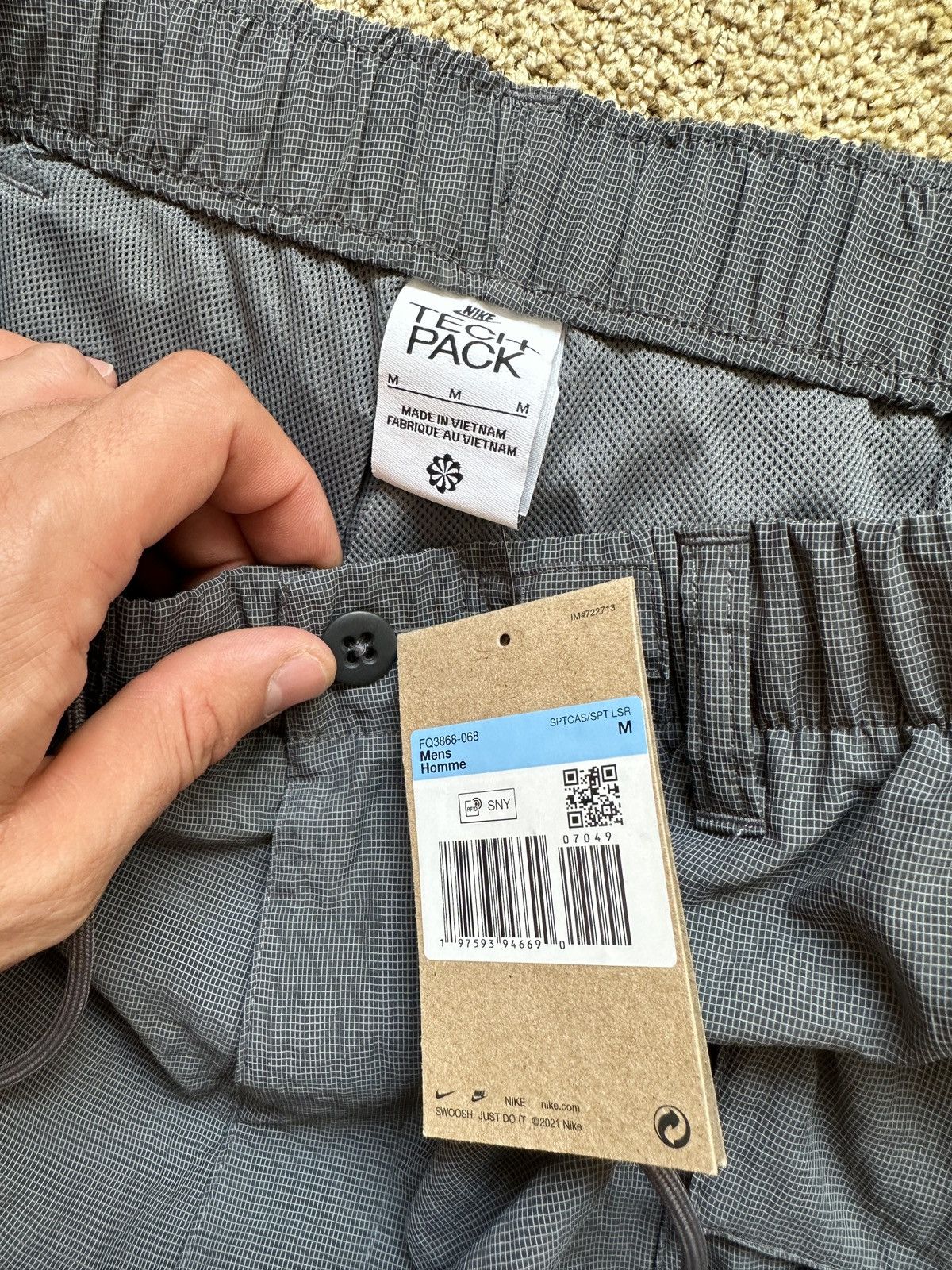 Nike Nike tech pack parachute cargo jogger pants M gray Size US 32 / EU 48 - 11 Thumbnail