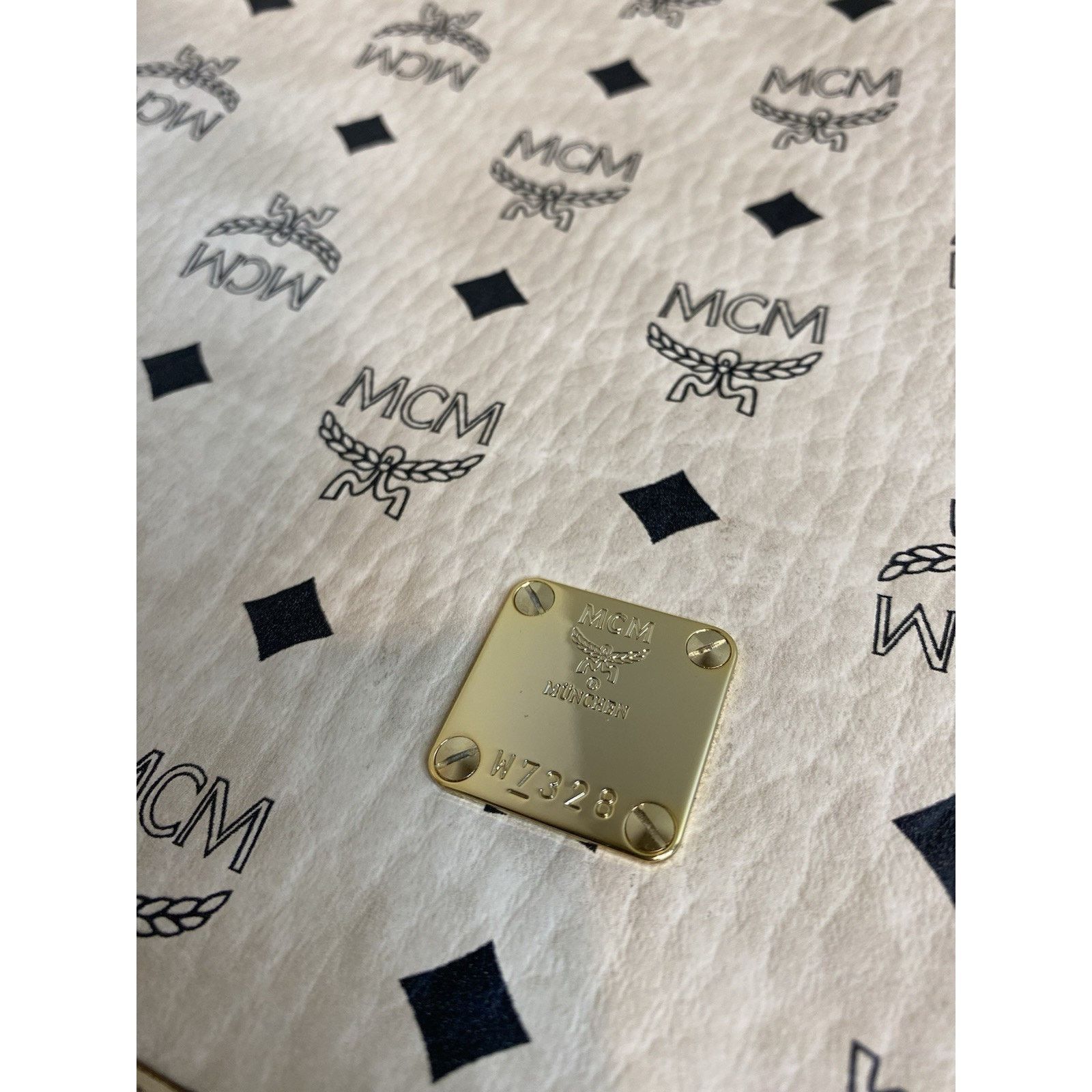 MCM MCM Crossbody Bag | New/Pass as new | Comes With Receipt ! Size ONE SIZE - 3 Thumbnail