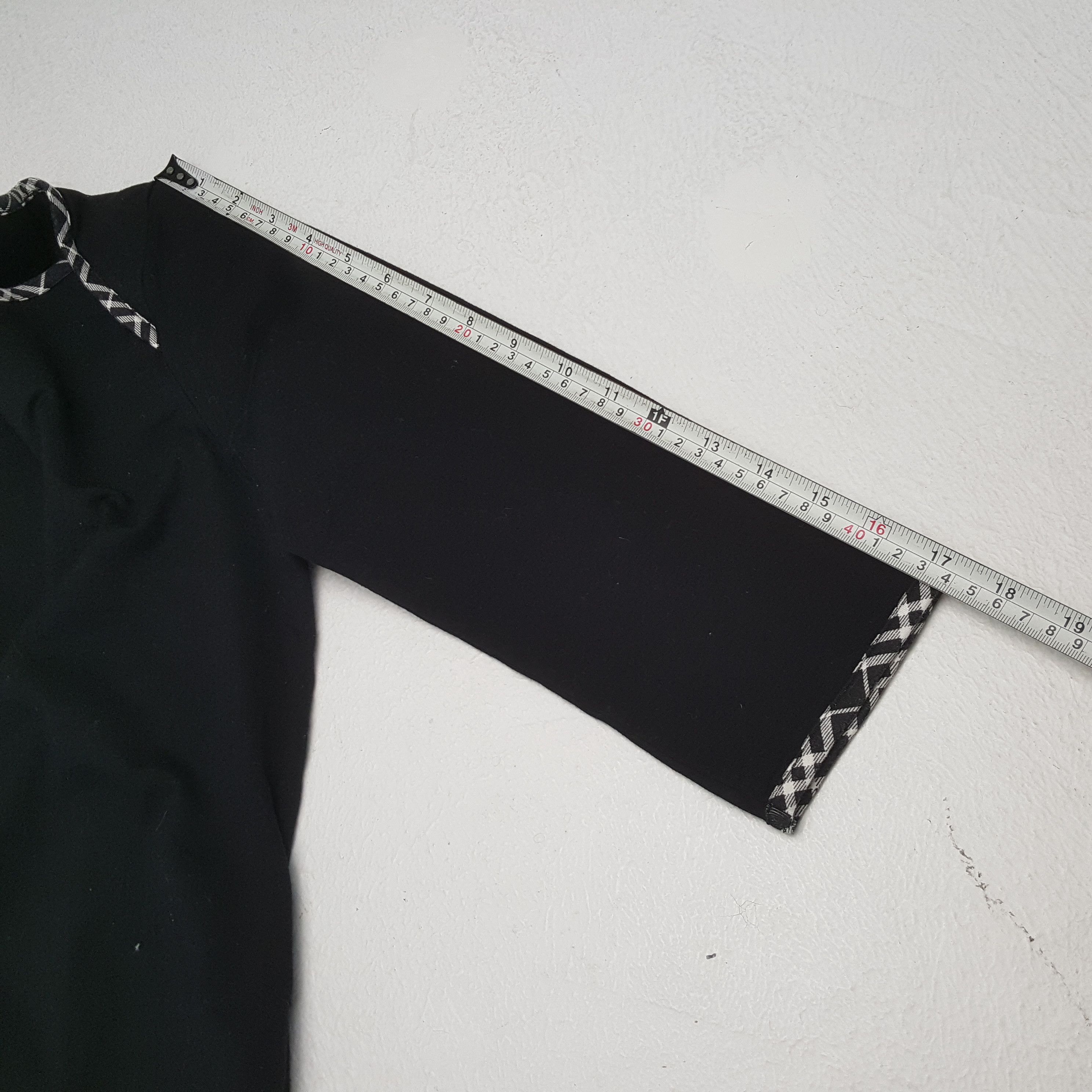 Burberry × Vintage BURBERRY LONDON Fashion Brand Custom Art Tshirt Size S / US 4 / IT 40 - 6 Thumbnail