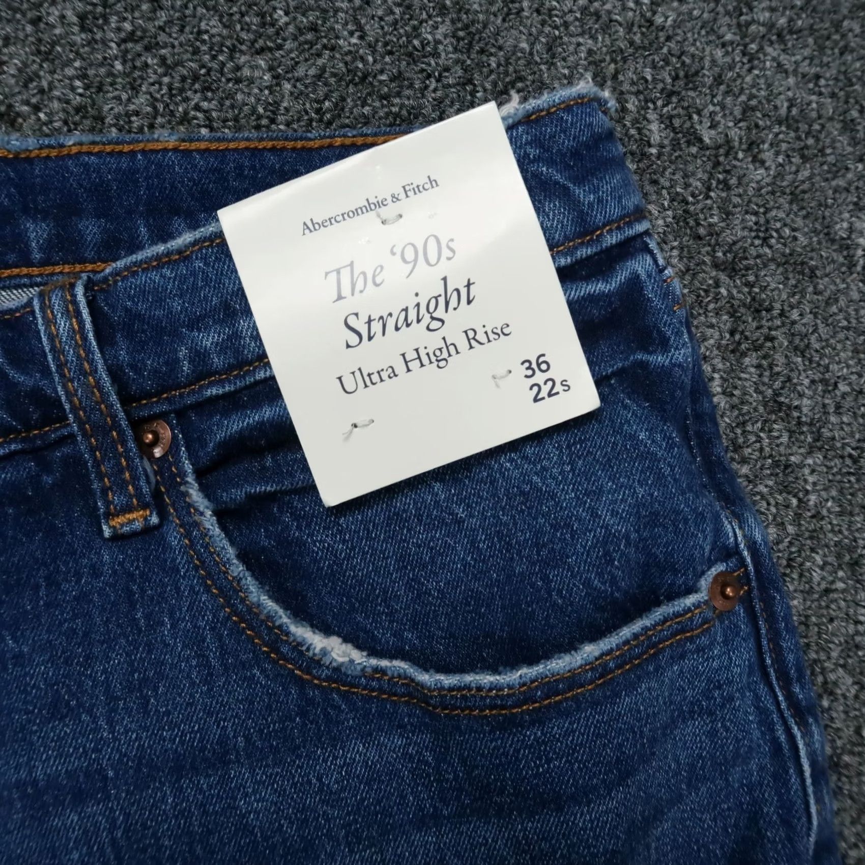 Abercrombie & Fitch Abercrombie & Fitch Jeans Womens 44x29 Blue Ultra High Rise 90s Straight NWT Size 30" / US 8 / IT 44 - 4 Thumbnail
