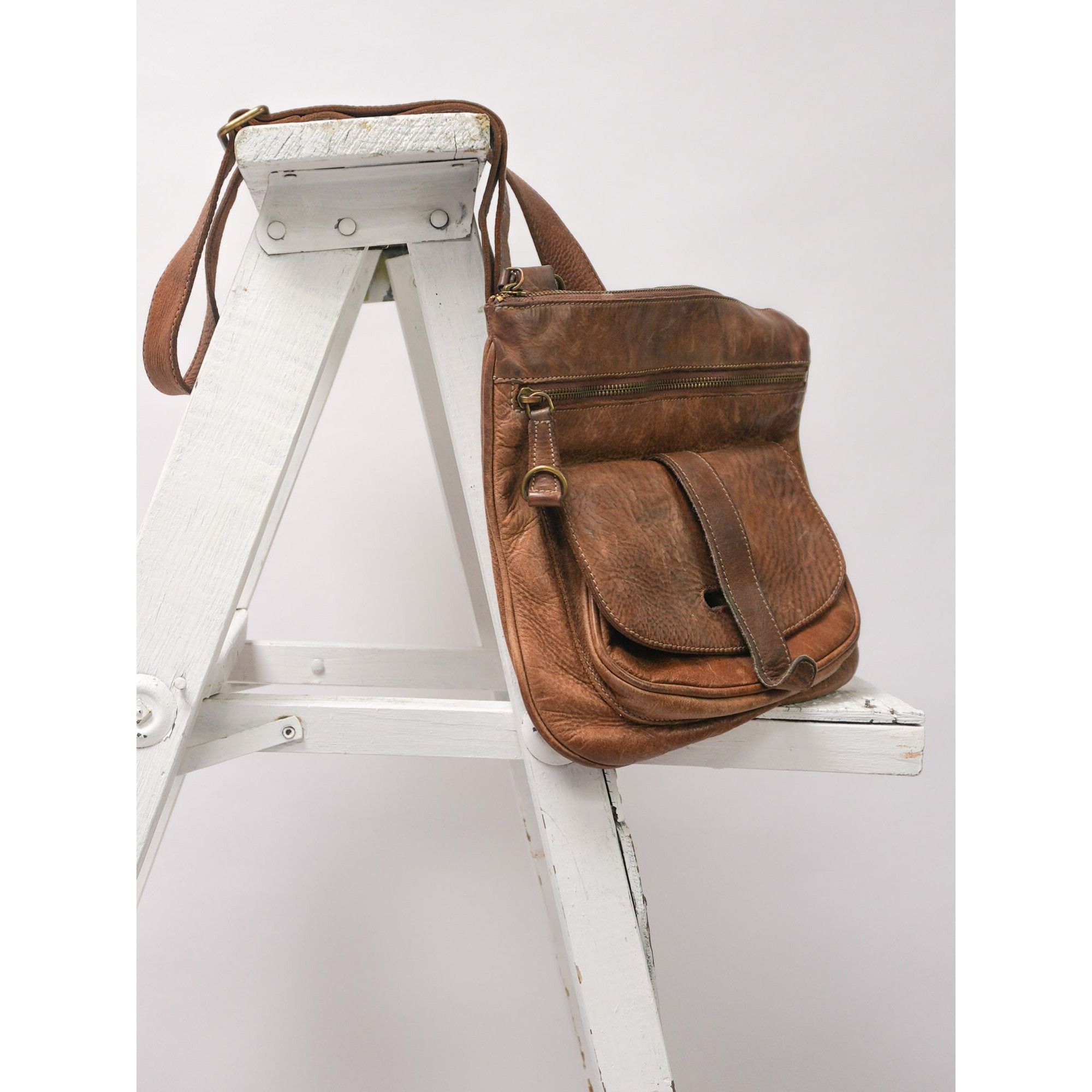 Vintage Roots Riverside Saddle Crossbody Leather Bag in Brown, Women's