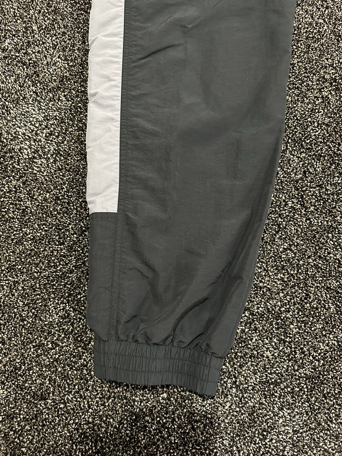 Balenciaga Balenciaga Unifit Sporty B Logo Track Black Nylon Pants Size US 34 / EU 50 - 13 Thumbnail