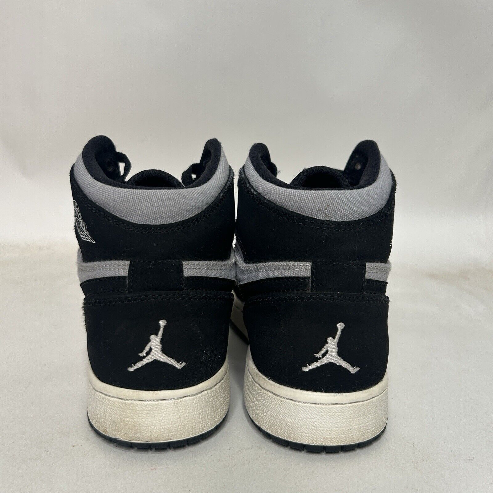 Jordan Brand Nike Shoes Air Jordan 1 Retro High GS “Wolf Grey” 2024 Size US 8.5 / IT 38.5 - 5 Thumbnail