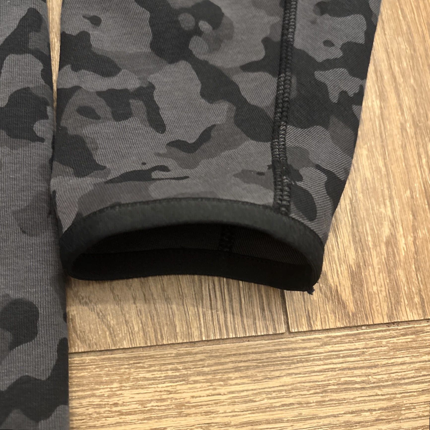 Nike Nike Tech Fleece Full Zip Hooded Jacket Black/Gray Camo CJ5975-010 Size 2XL Mens Hoodie Full Zip Camouflage 90s? Size US XXL / EU 58 / 5 - 2 Thumbnail