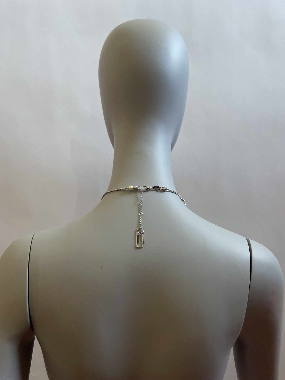 Vivienne Westwood Epic 3 row Pearl necklace w/ paper clip / safety pin & orb Size ONE SIZE - 9 Thumbnail