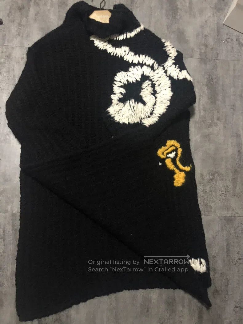 Valentino Valentino Black big flower sweaterBlack big flower crochet Size L / US 10 / IT 46 - 3 Thumbnail