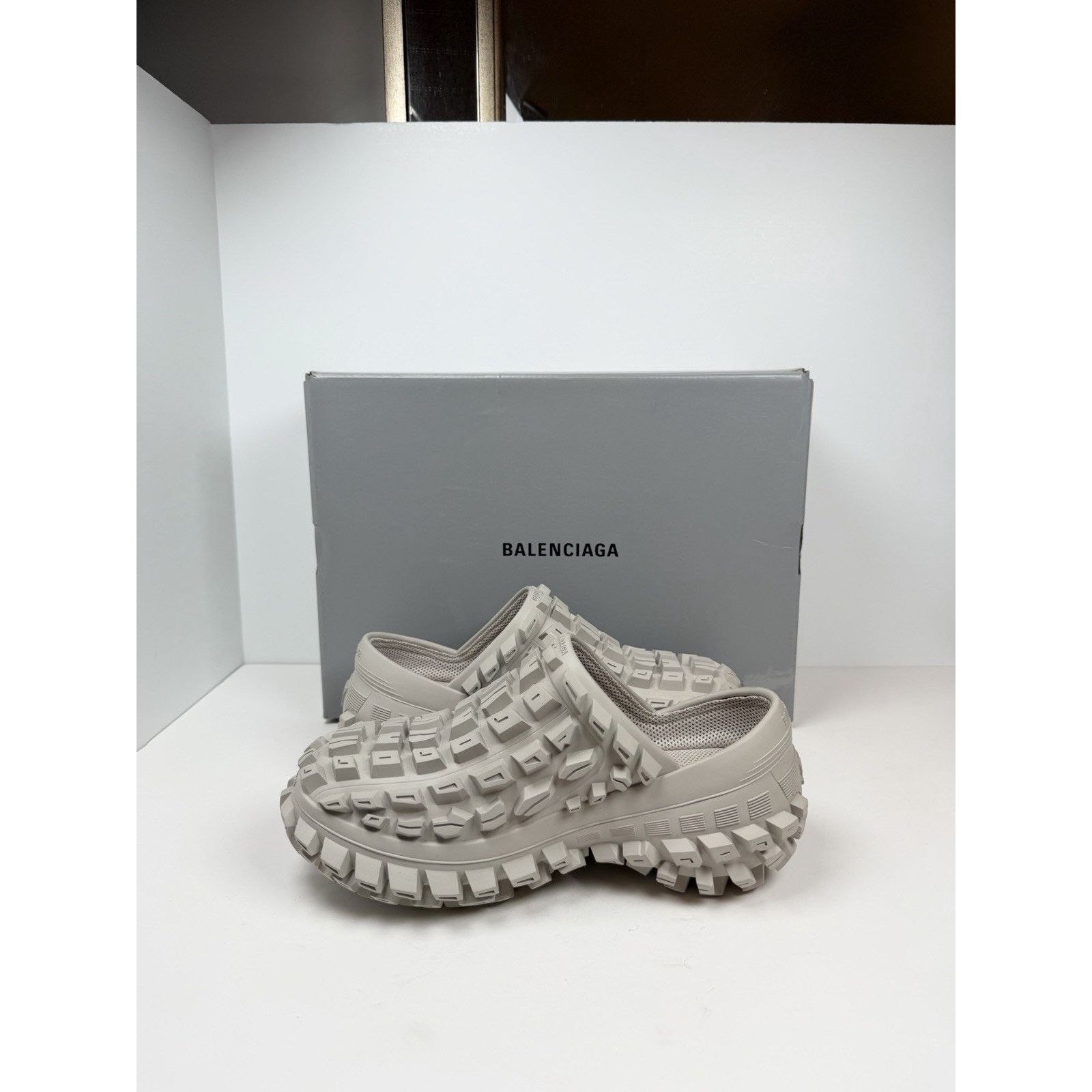 Balenciaga Size 37EU/7W- Balenciaga Defender Clogs NEW Size US 7 / IT 37 - 7 Thumbnail