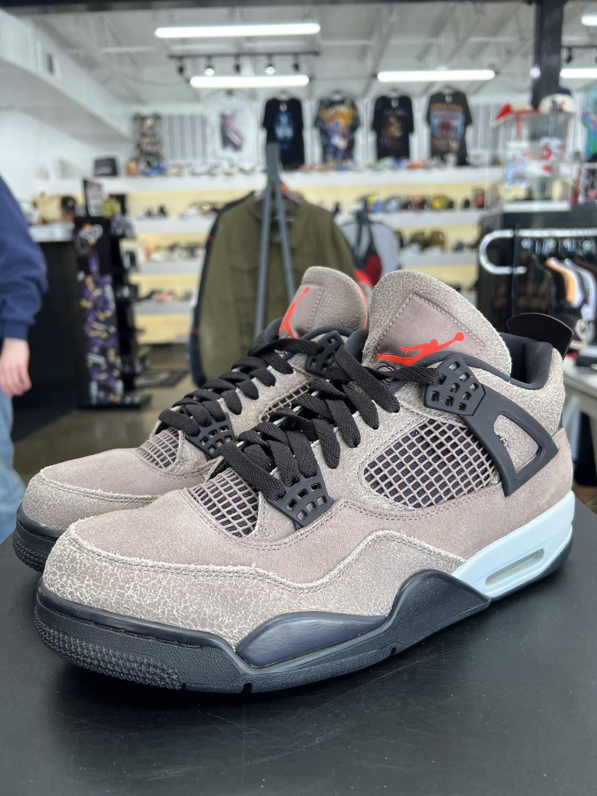 Jordan Brand Air Jordan 4 Taupe Haze Sz. 11.5 (2021) Size US 11.5 / EU 44-45 - 1 Thumbnail