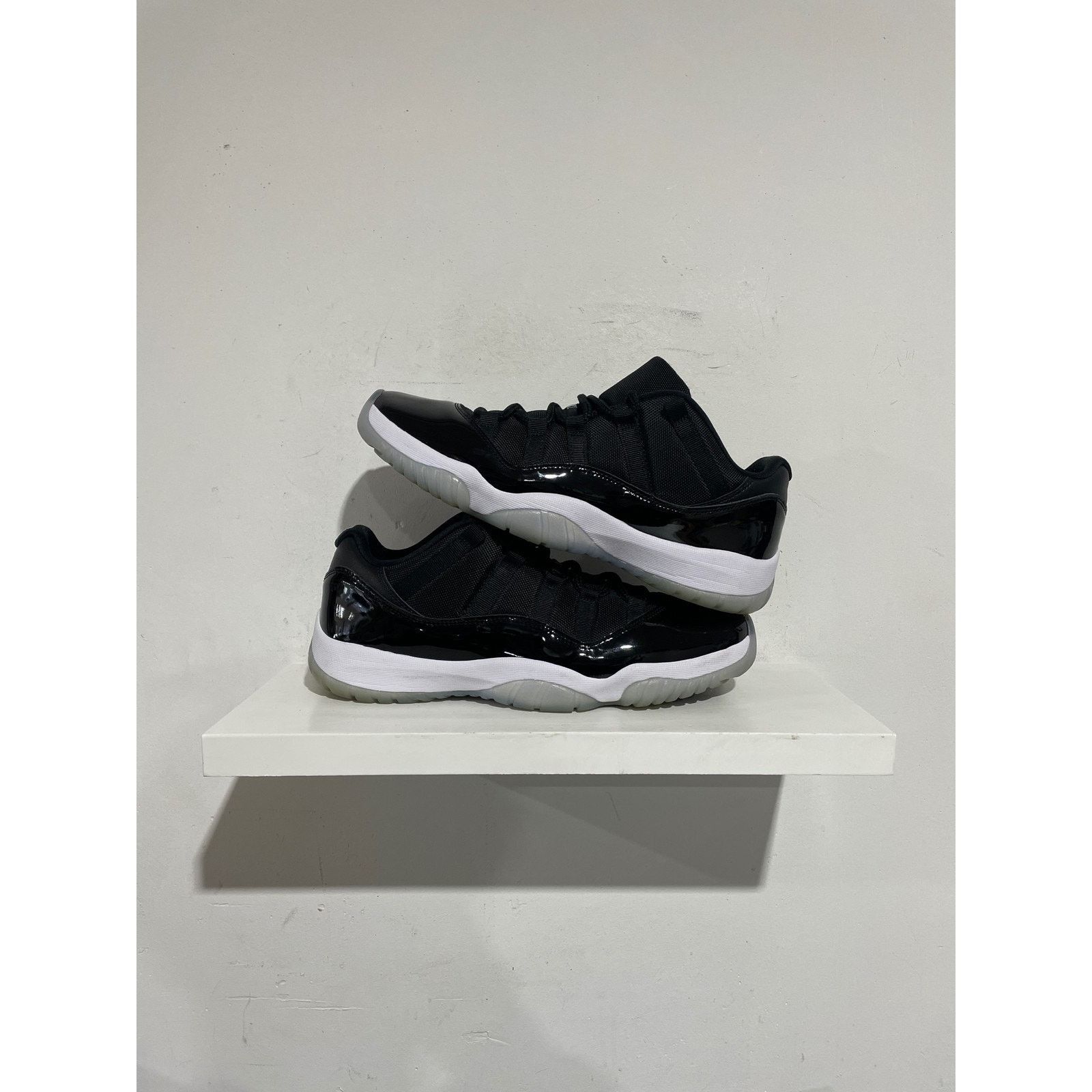 Nike JORDAN 11 RETRO LOW SPACE JAM SIZE 10.5 PREOWNED Size US 10.5 / EU 43-44 - 1 Thumbnail