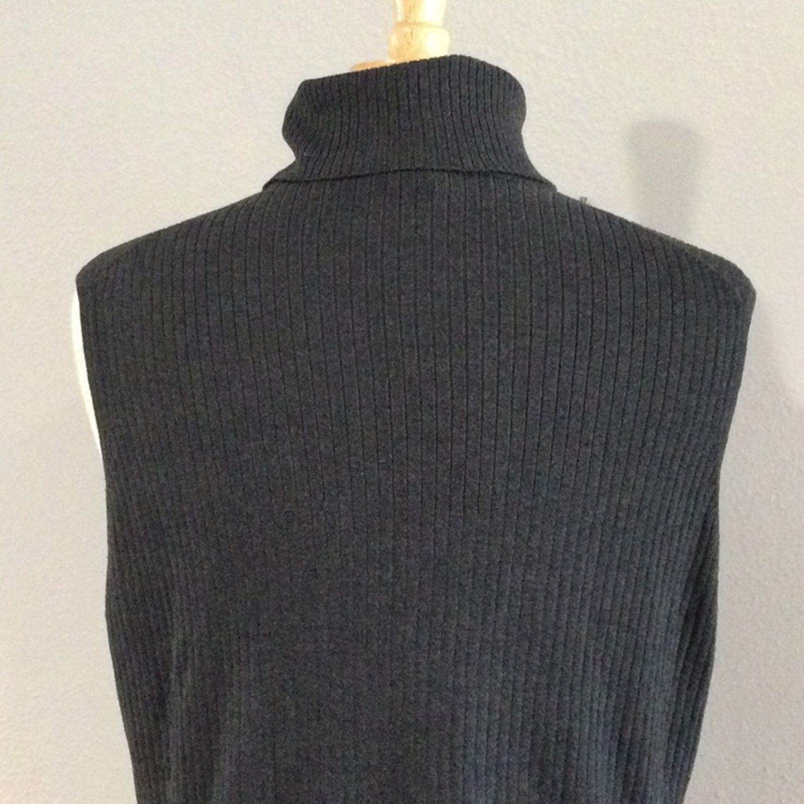 Chicos Chico's Dark Gray Turtleneck Sleeveless Top Size 3/XL/16 Size XL / US 12-14 / IT 48-50 - 9 Thumbnail