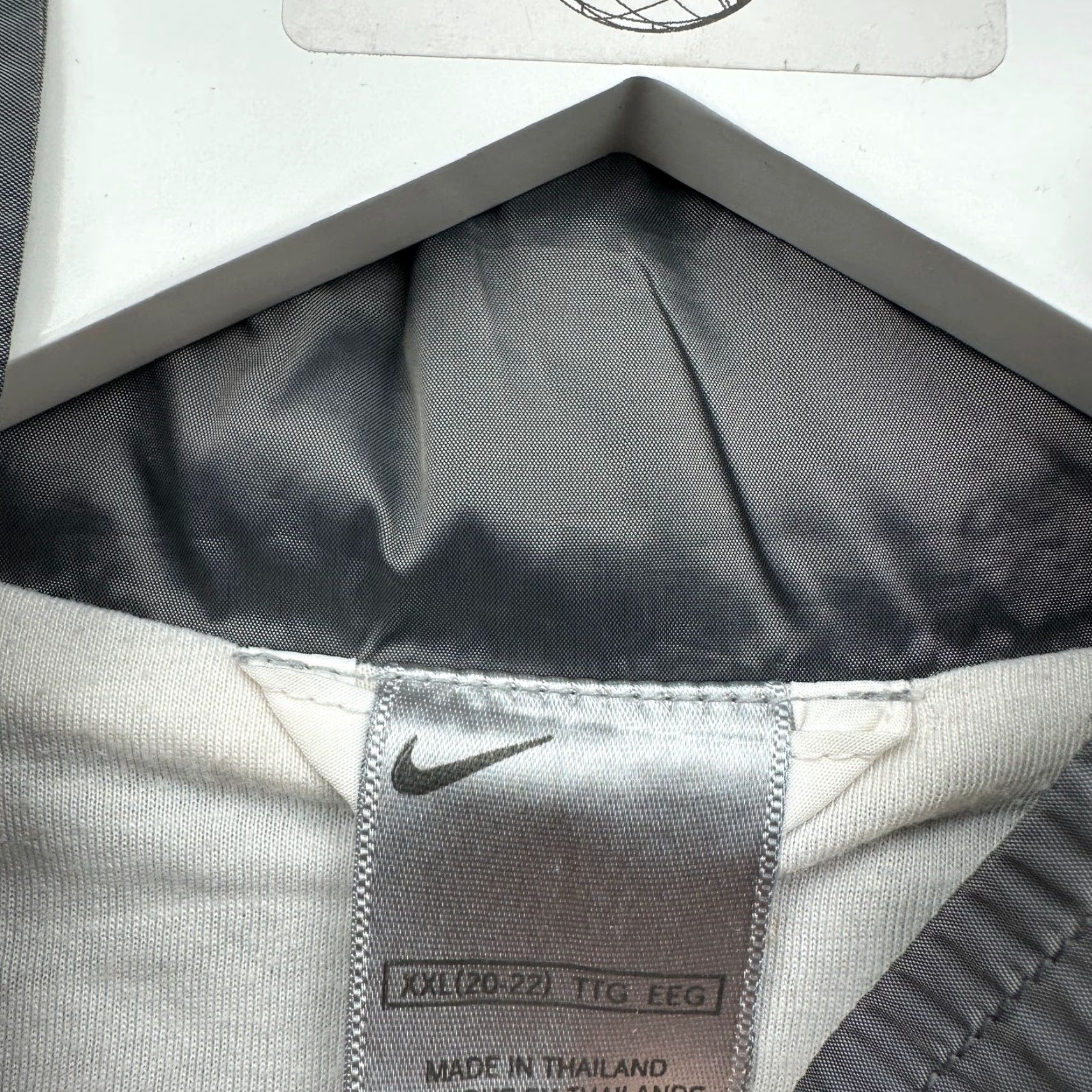 Nike VINTAGE Nike Windbreaker Lined Jacket Womens XXL White Gray Swoosh Full Zip Size XXL / US 16-18 / IT 52-54 - 3 Thumbnail