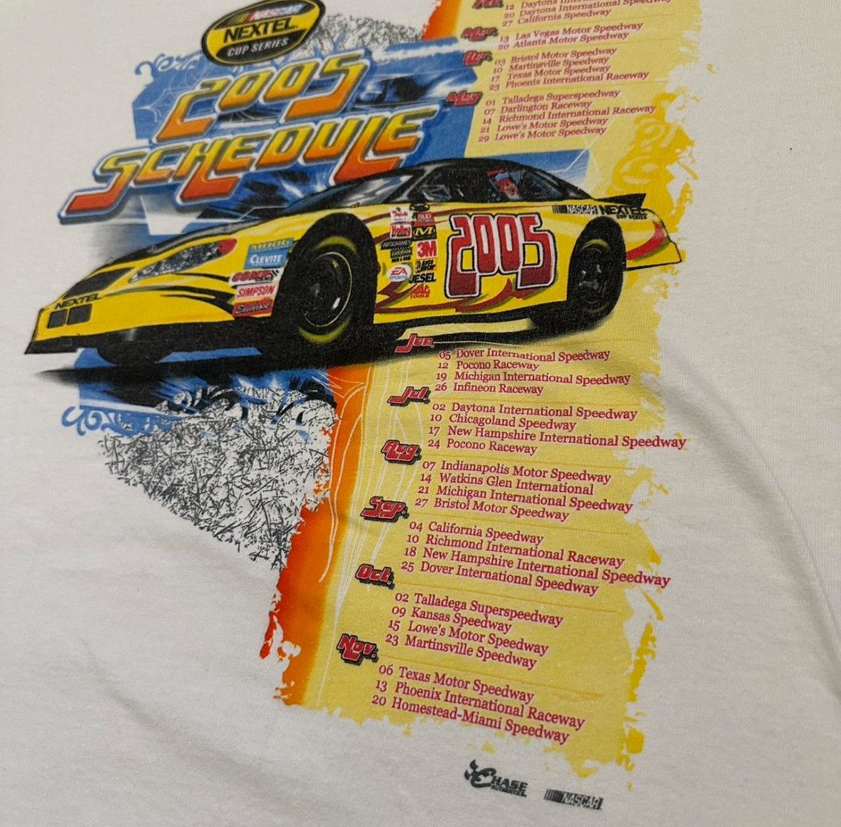 NASCAR White Vintage NASCAR 2005 tshirt Size US XL / EU 56 / 4 - 7 Thumbnail