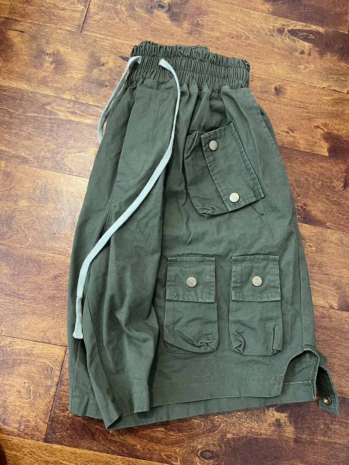 Other Olive Multi Cargo Shorts (Size medium) Size US 32 / EU 48 - 5 Thumbnail