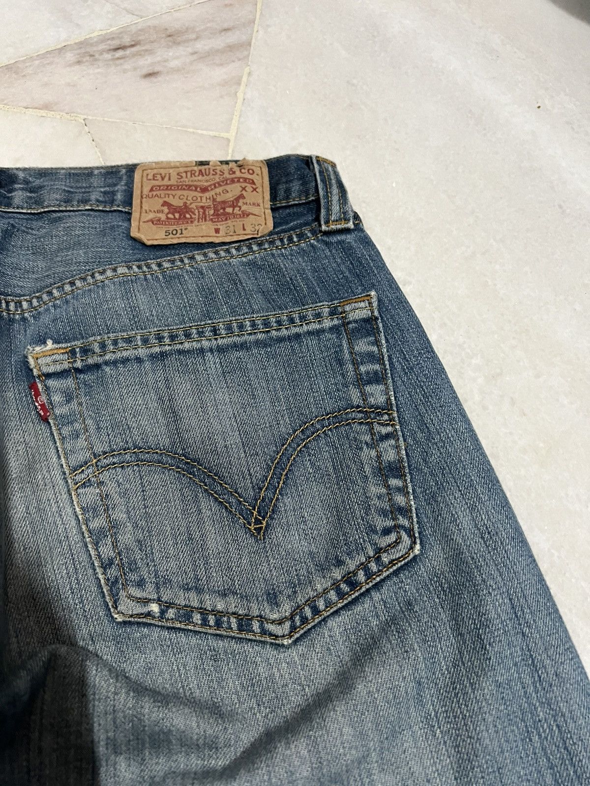 Levi's × Levi's Vintage Clothing VINTAGE LEVIS 501 DISTRESSED JEAN Size US 31 - 17 Thumbnail