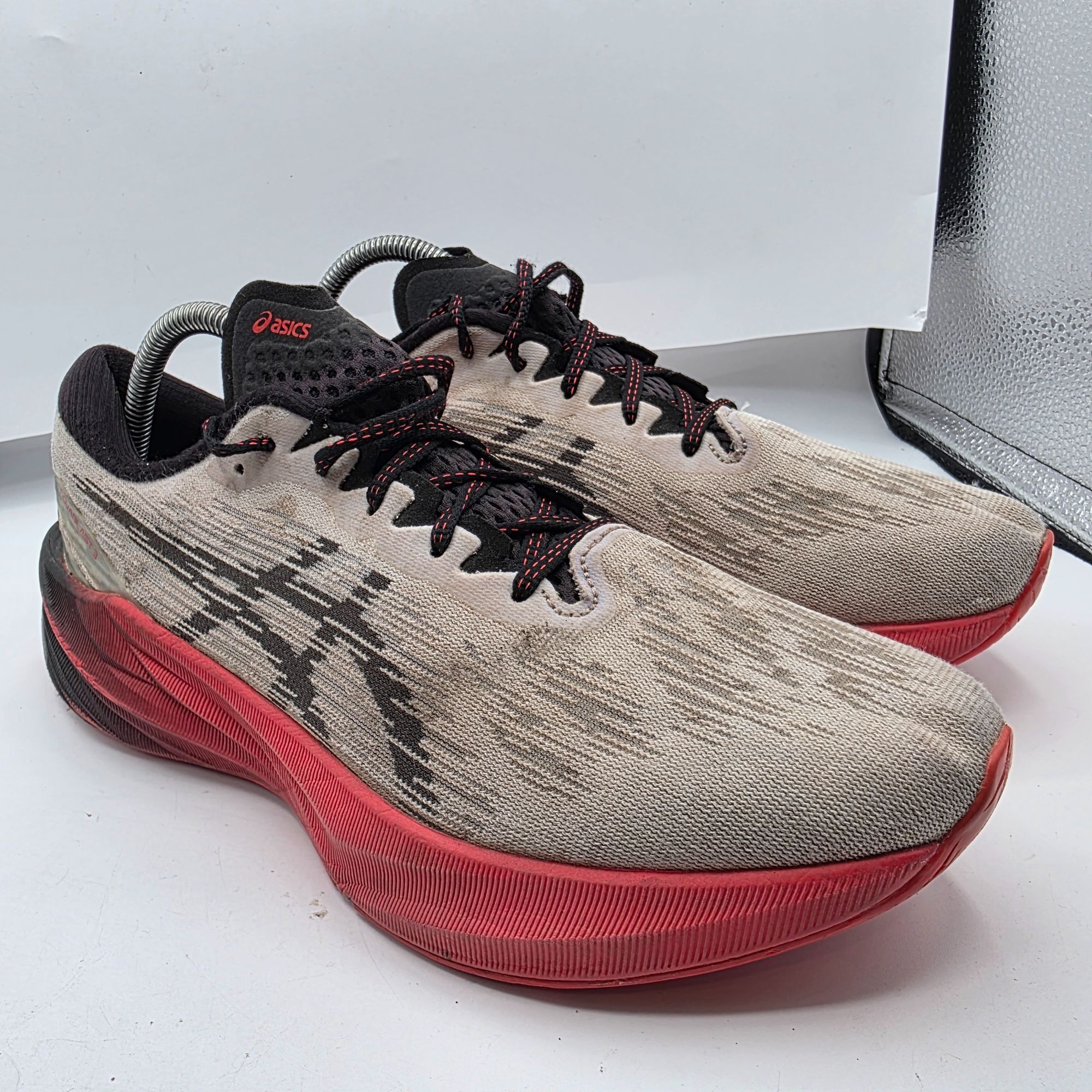 Asics Asics Novablast 3 Mens Size 9 Running Shoes Black Red Lightw Size US 9 / EU 42 - 1 Thumbnail