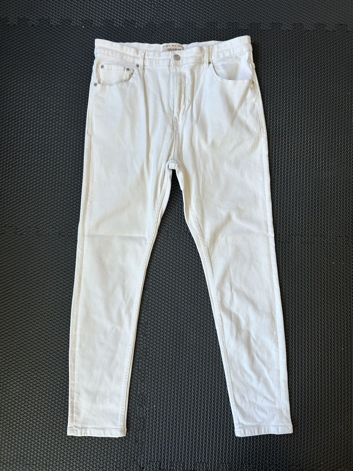 Pull & Bear White Denim Jeans (Pull&Bear) Size US 32 / EU 48 - 1 Thumbnail