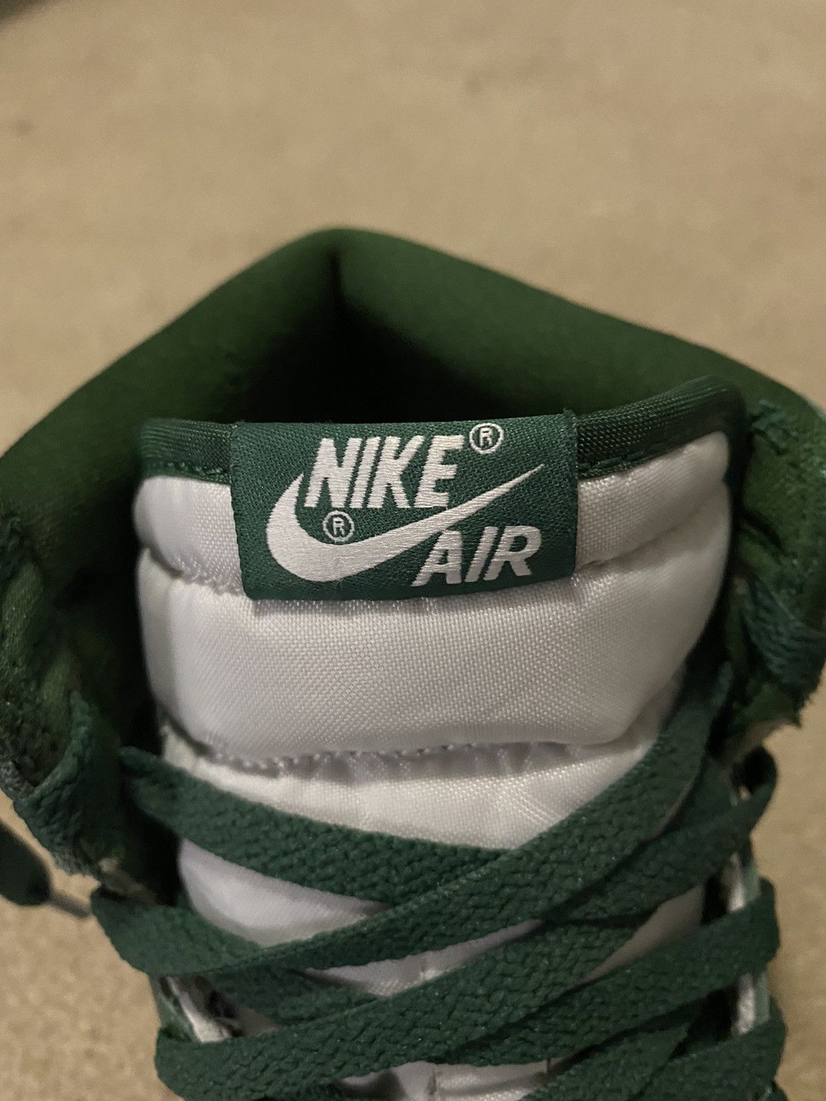 Jordan Brand × Nike Air Jordan 1 Retro High OG Gorge Green Size US 10.5 / EU 43-44 - 7 Thumbnail