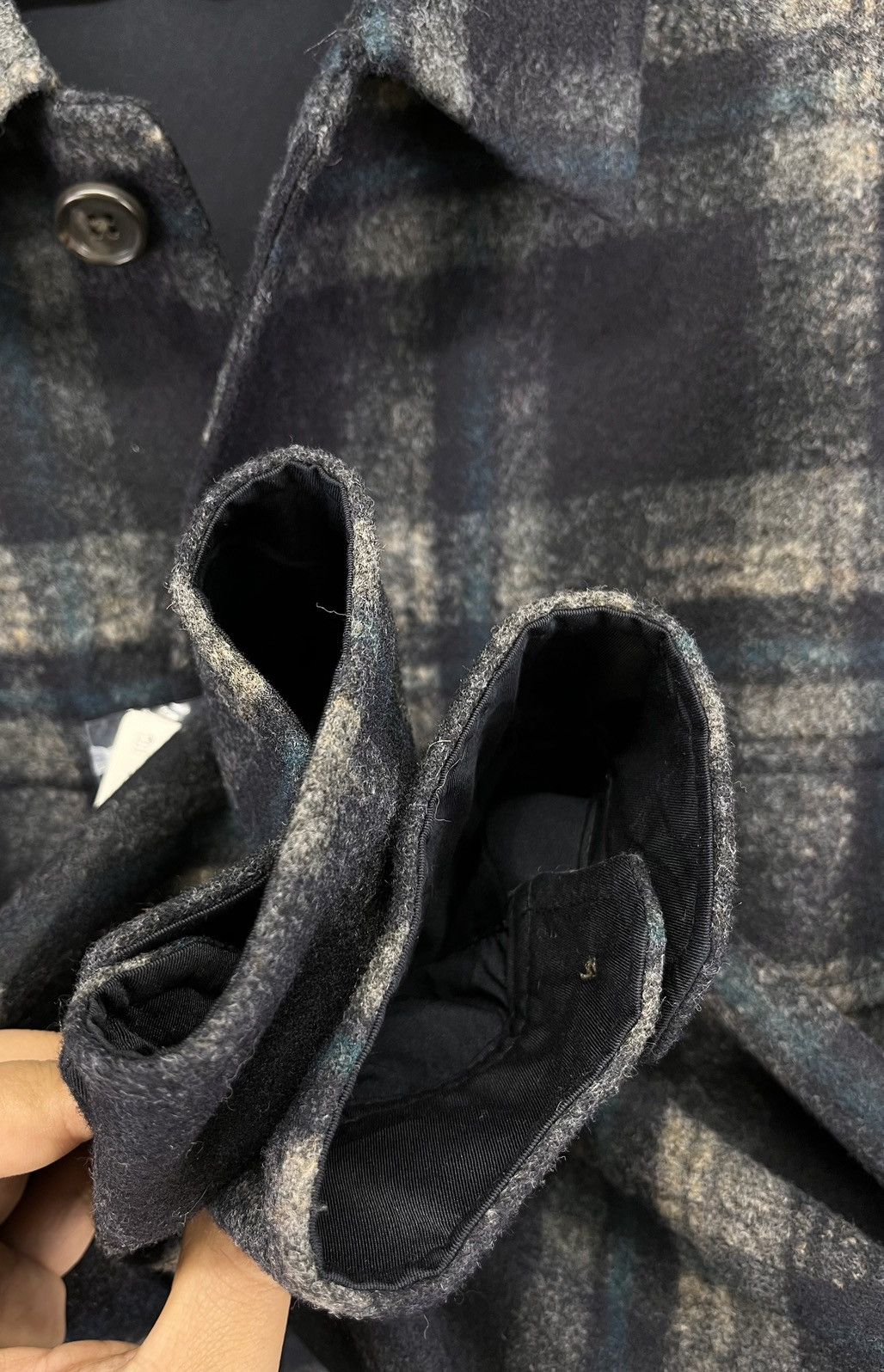 Japanese Brand × Uniqlo Uniqlo Rare Shadow Plaid Button Up Flannel Jacket Size US XL / EU 56 / 4 - 10 Thumbnail