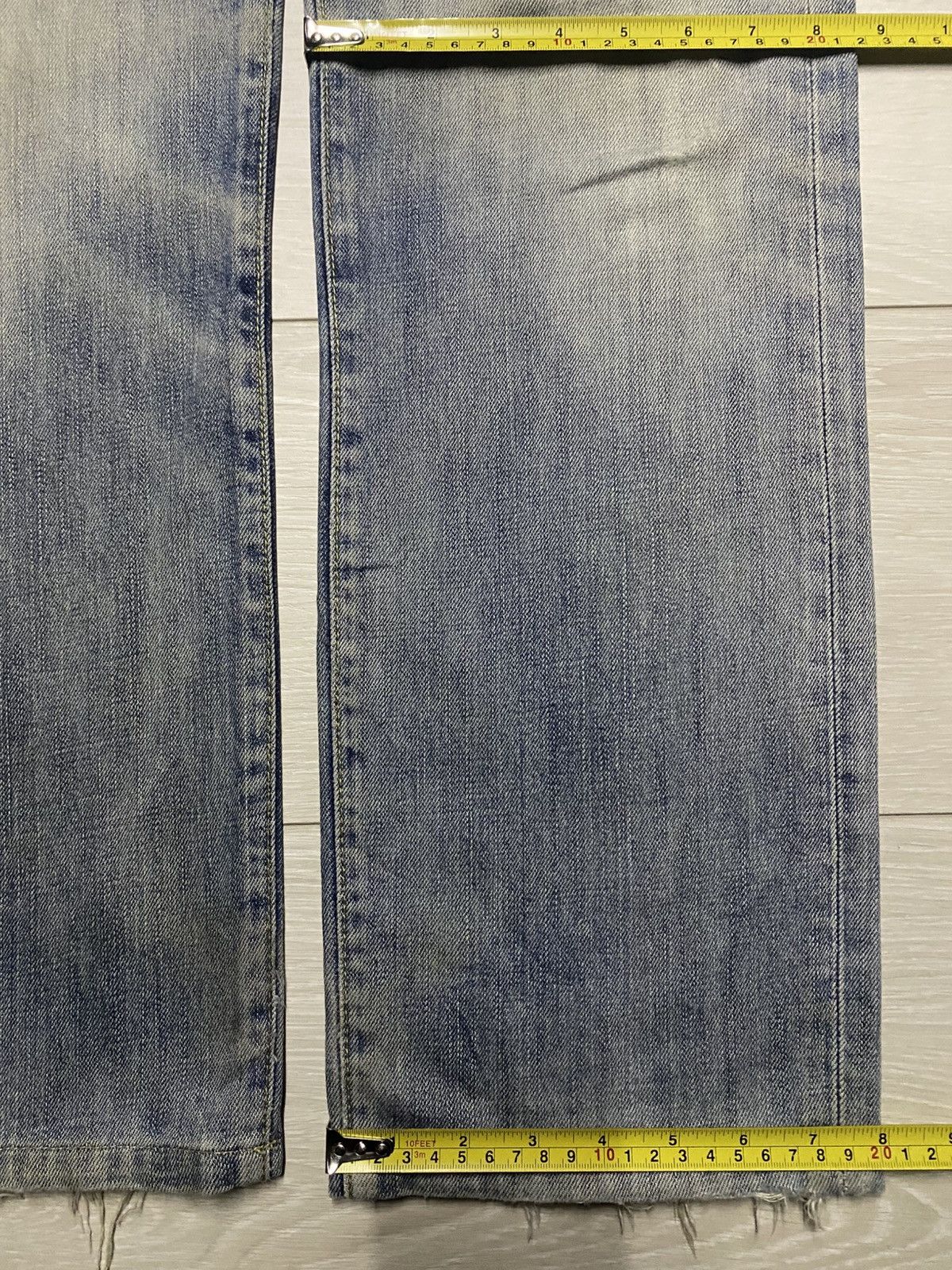 Japanese Brand Vintage Japanese Uniqlo Faded Wash Distressed Loose Jeans Size US 32 / EU 48 - 16 Thumbnail
