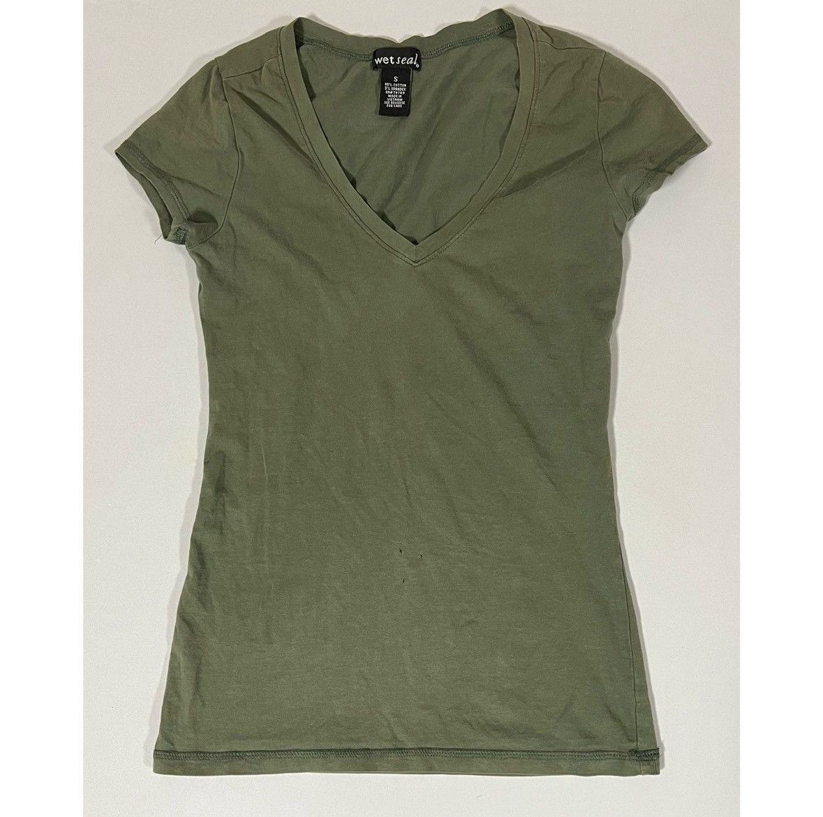 Japanese Brand Wet Seal Olive Green V-Neck T-Shirt Top Blouse Tee Size S ✨ Size S / US 4 / IT 40 - 1 Thumbnail