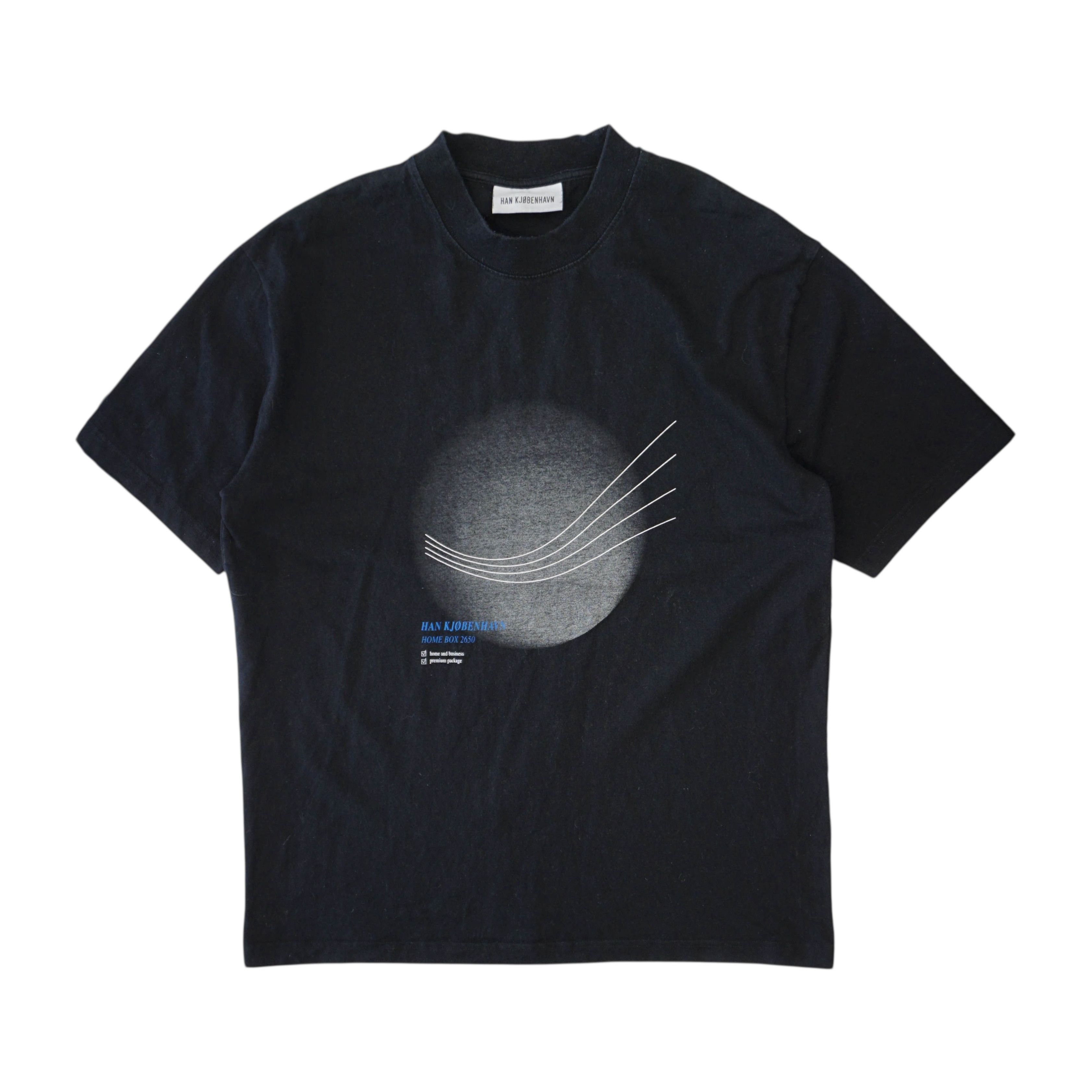 Han Kjobenhavn Archive Graphic Tee Size US L / EU 52-54 / 3 - 1 Thumbnail