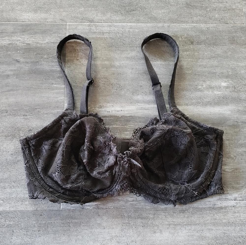 Designer Black Classic Lace VS Unlined Demi Bra Size ONE SIZE - 1 Thumbnail