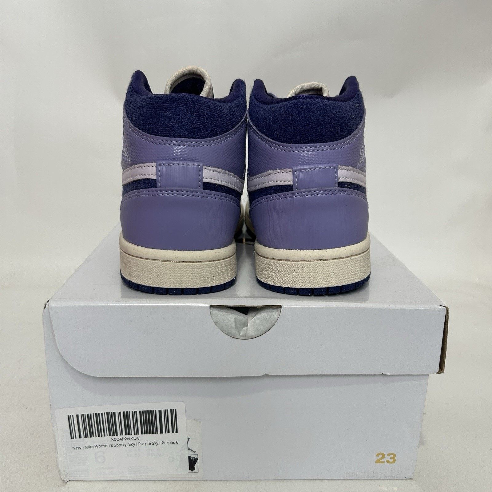 Jordan Brand Nike Air Jordan 1 Mid SE WMNS “Light Purple Chenille” Size US 6 / IT 36 - 4 Thumbnail