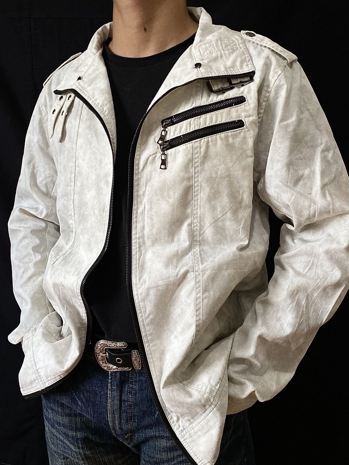 Create Barefoot Bleach Zipper Jacket 🌫️