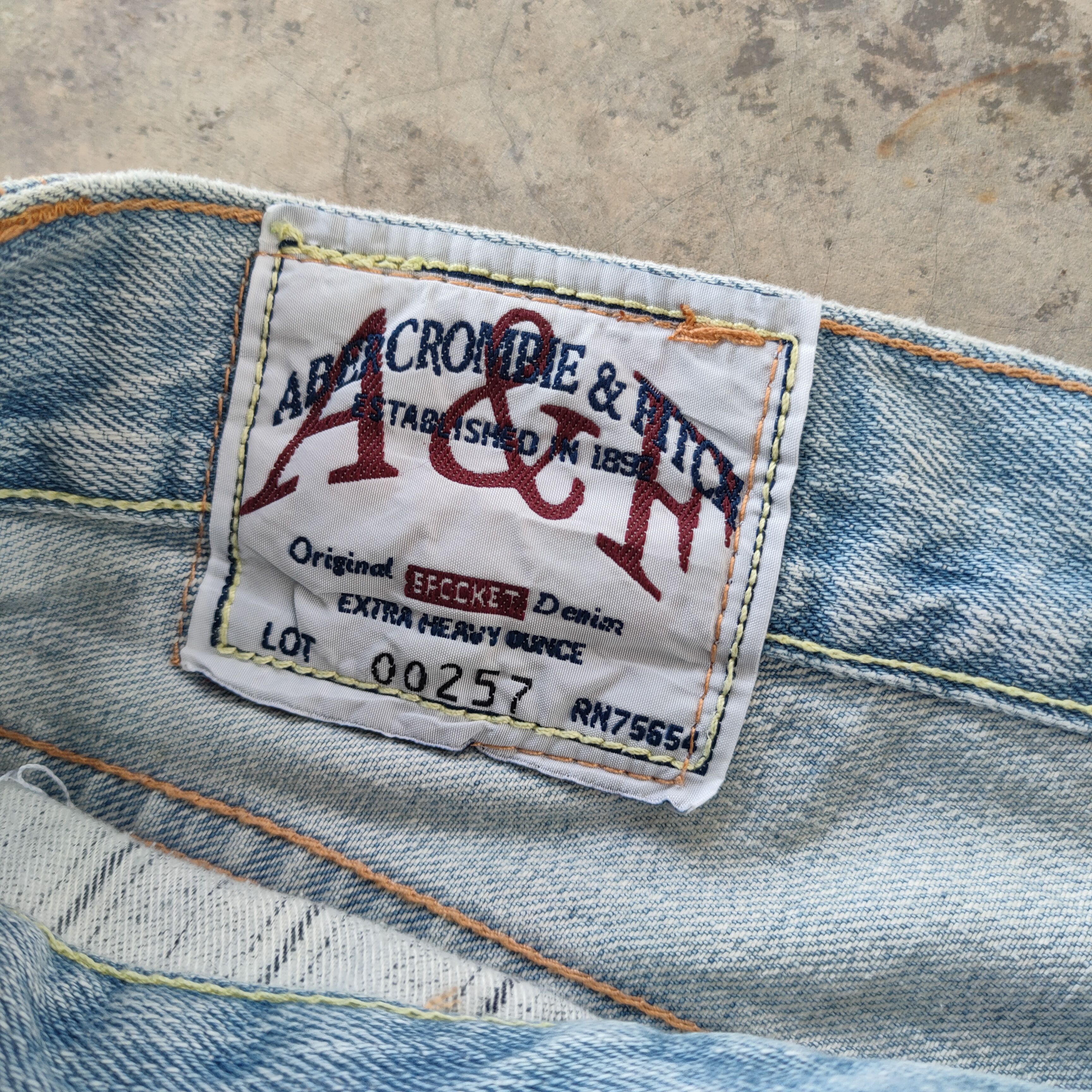 Abercrombie & Fitch W32 VINTAGE BOOTCUT FLARE FADED RIPPED JEANS PANTS Size US 32 / EU 48 - 6 Thumbnail