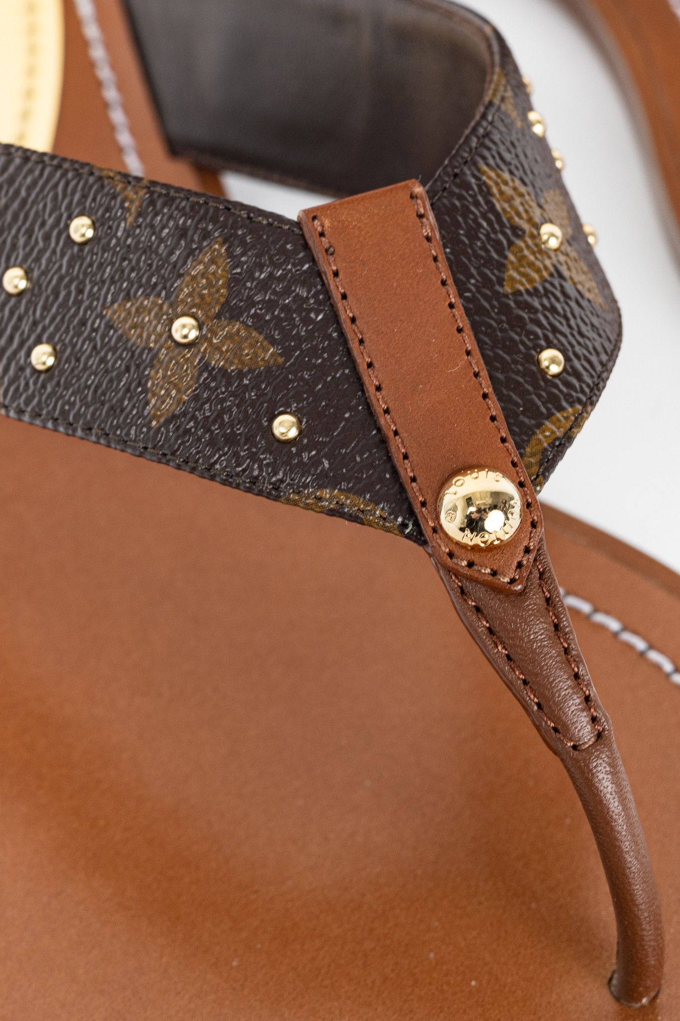 Louis Vuitton Louis Vuitton Sunny Monogram Studded Flat Thong Sandals Size US 8.5 / IT 38.5 - 8 Thumbnail